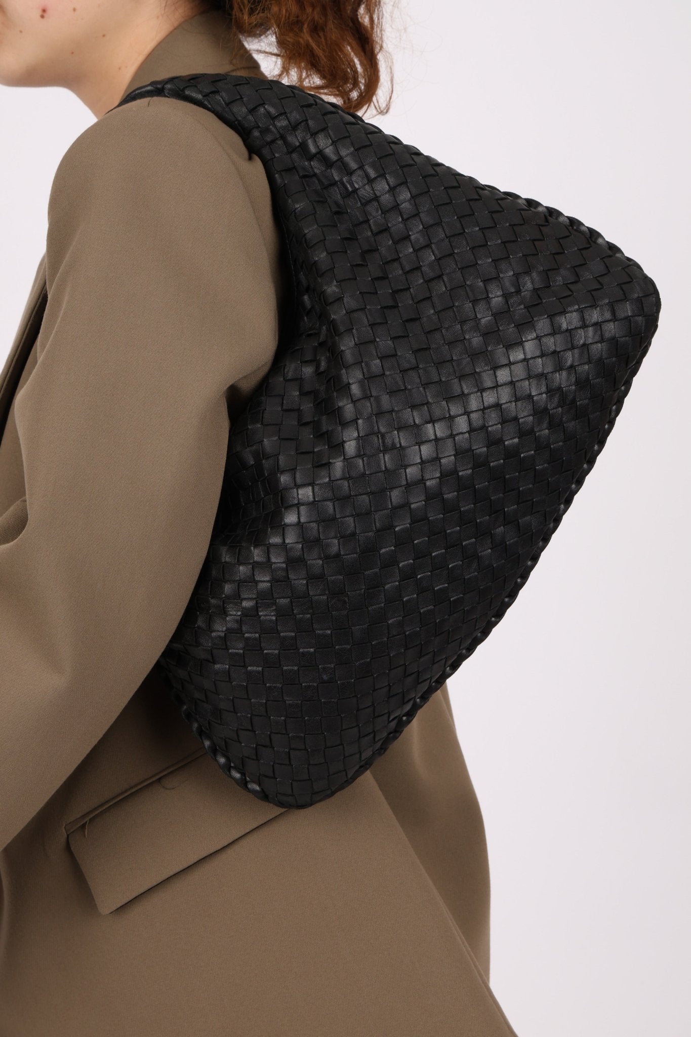 Bottega Veneta Intrecciato Small Black Hobo - FashioNica