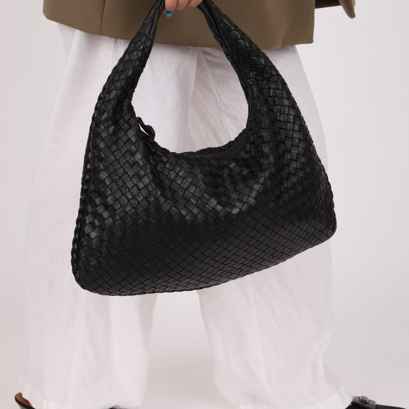 Bottega Veneta Intrecciato Small Black Hobo - FashioNica