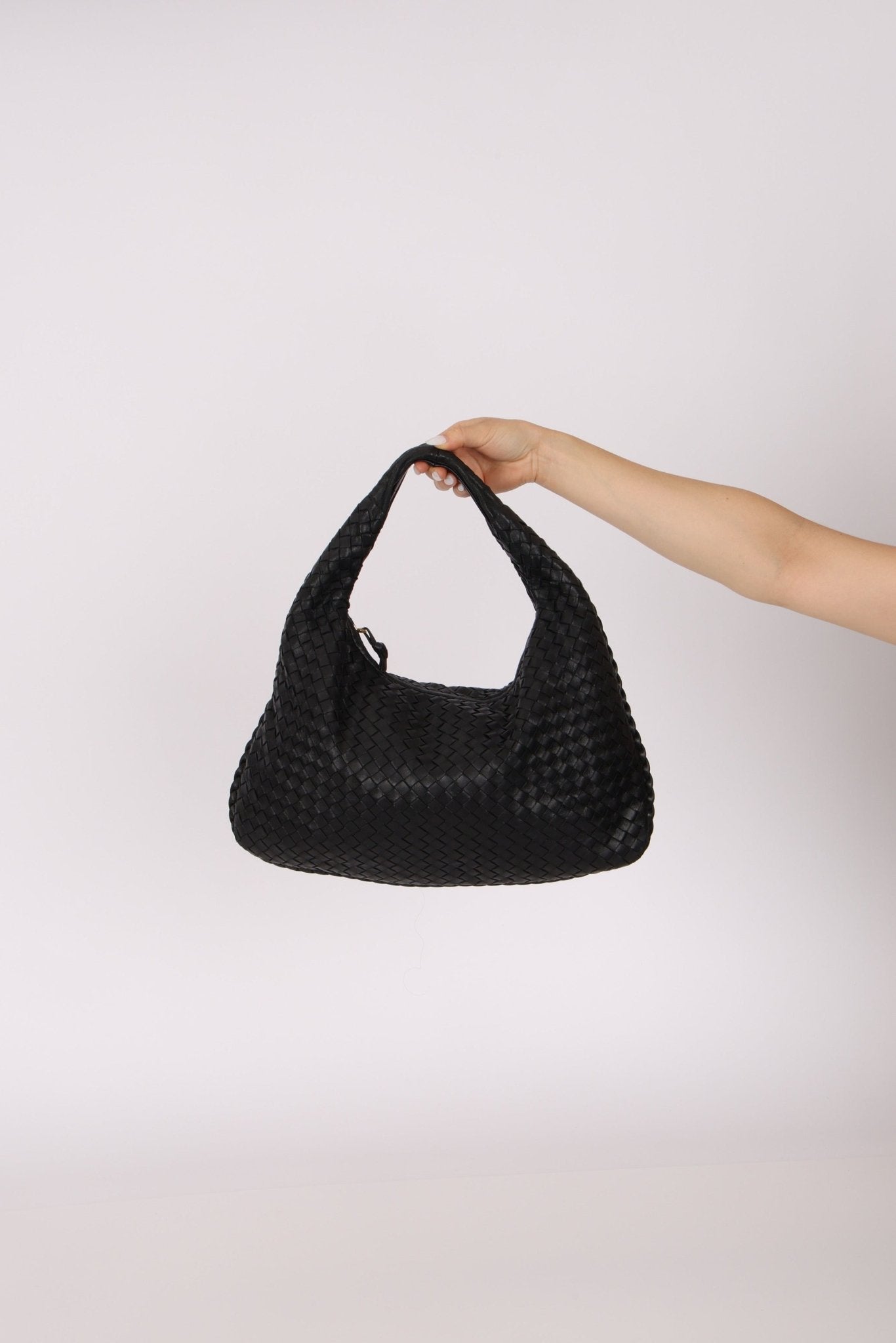 Bottega Veneta Intrecciato Small Black Hobo - FashioNica