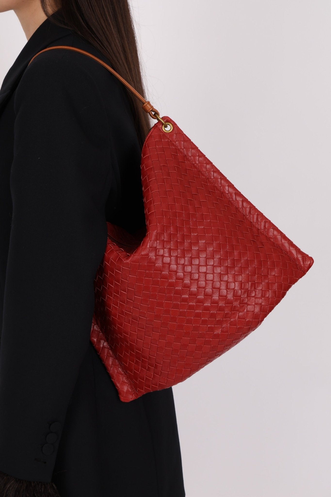 Bottega Veneta Lambskin Red Intrecciato Papier Shoulder Bag - FashioNica