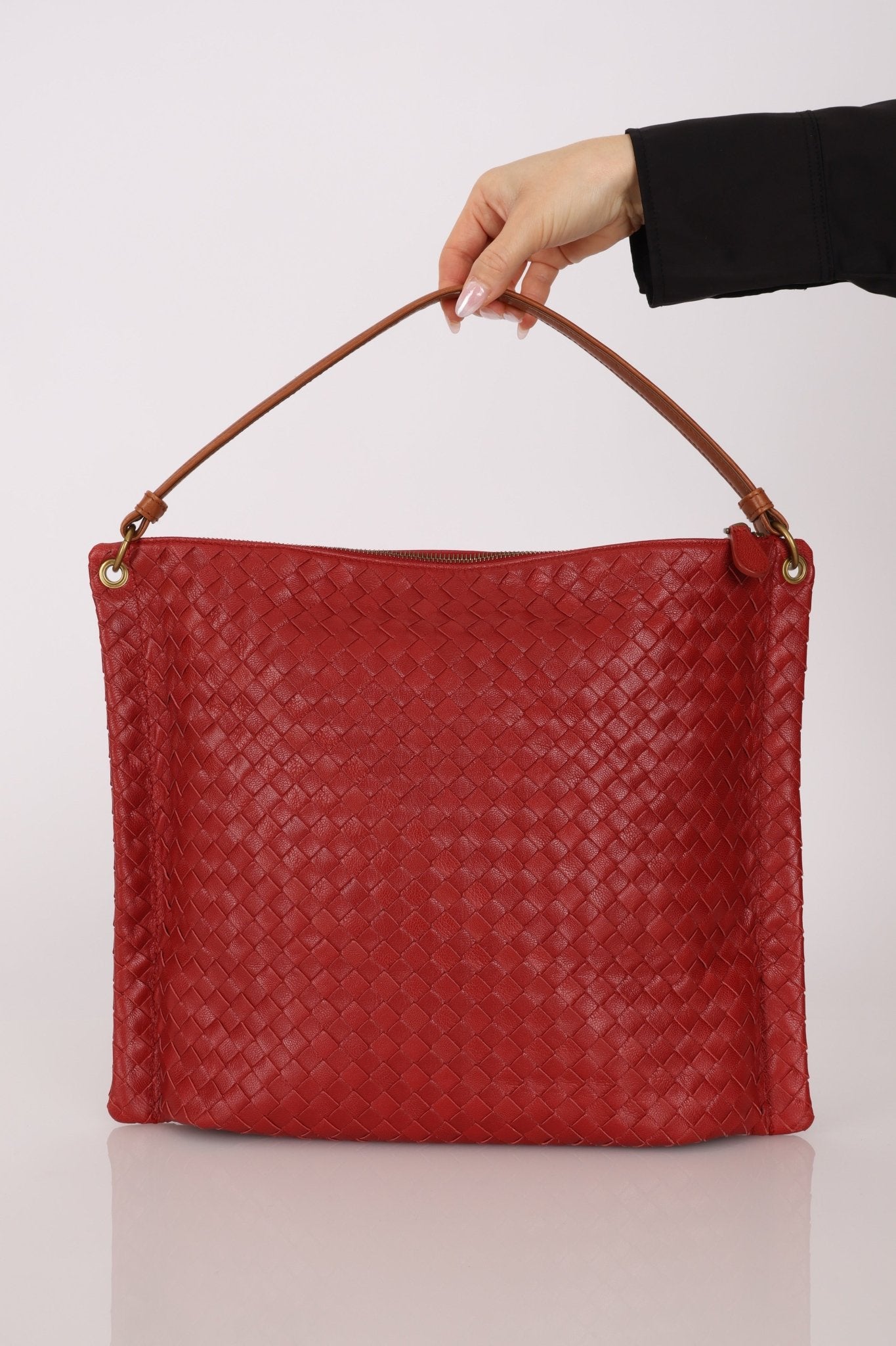 Bottega Veneta Lambskin Red Intrecciato Papier Shoulder Bag - FashioNica