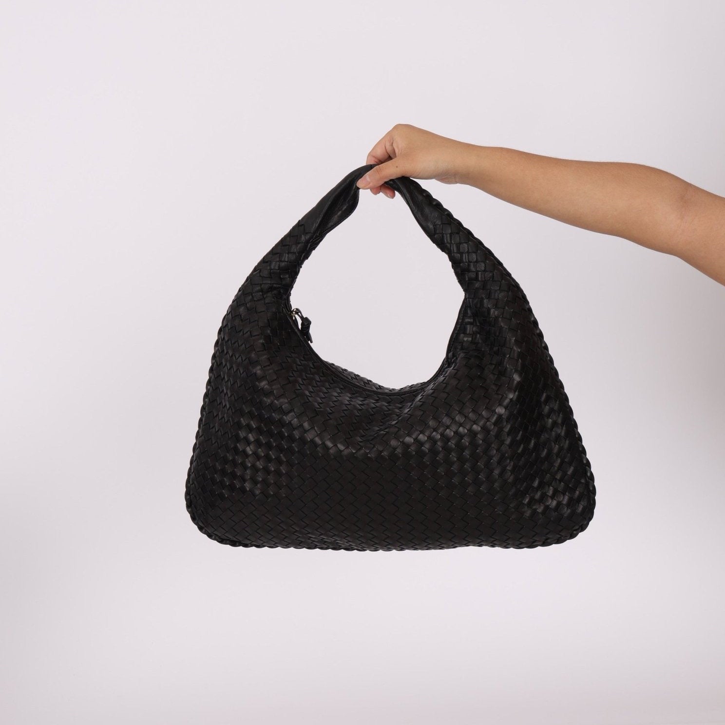 Bottega Veneta Large Intrecciato Black Hobo w Mirror - FashioNica