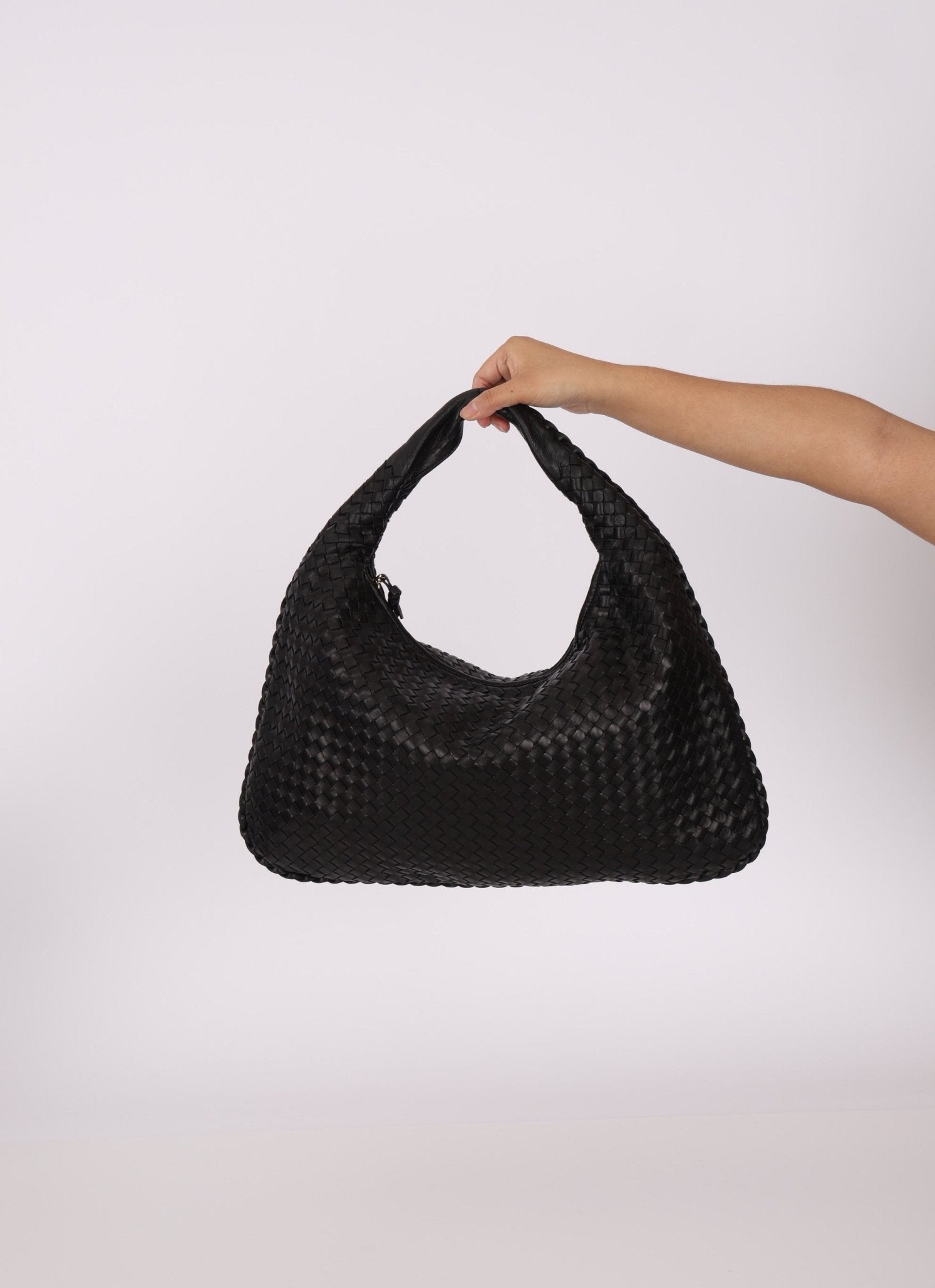 Bottega Veneta Large Intrecciato Black Hobo w Mirror - FashioNica