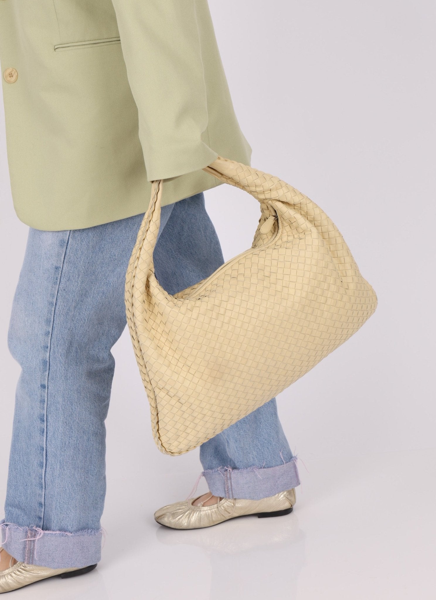 Bottega Veneta Medium Butter Intrecciato Hobo - FashioNica