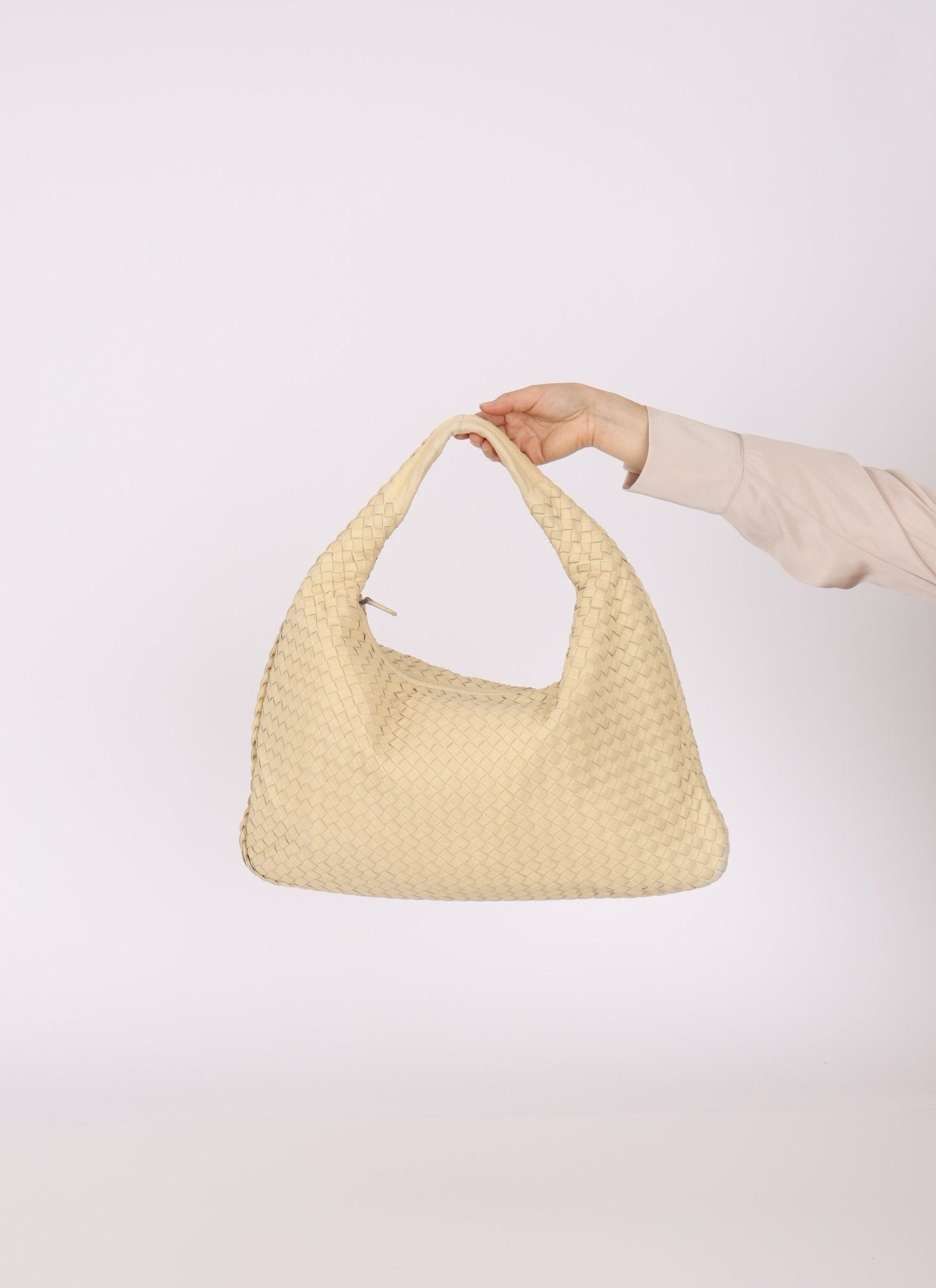 Bottega Veneta Medium Butter Intrecciato Hobo - FashioNica