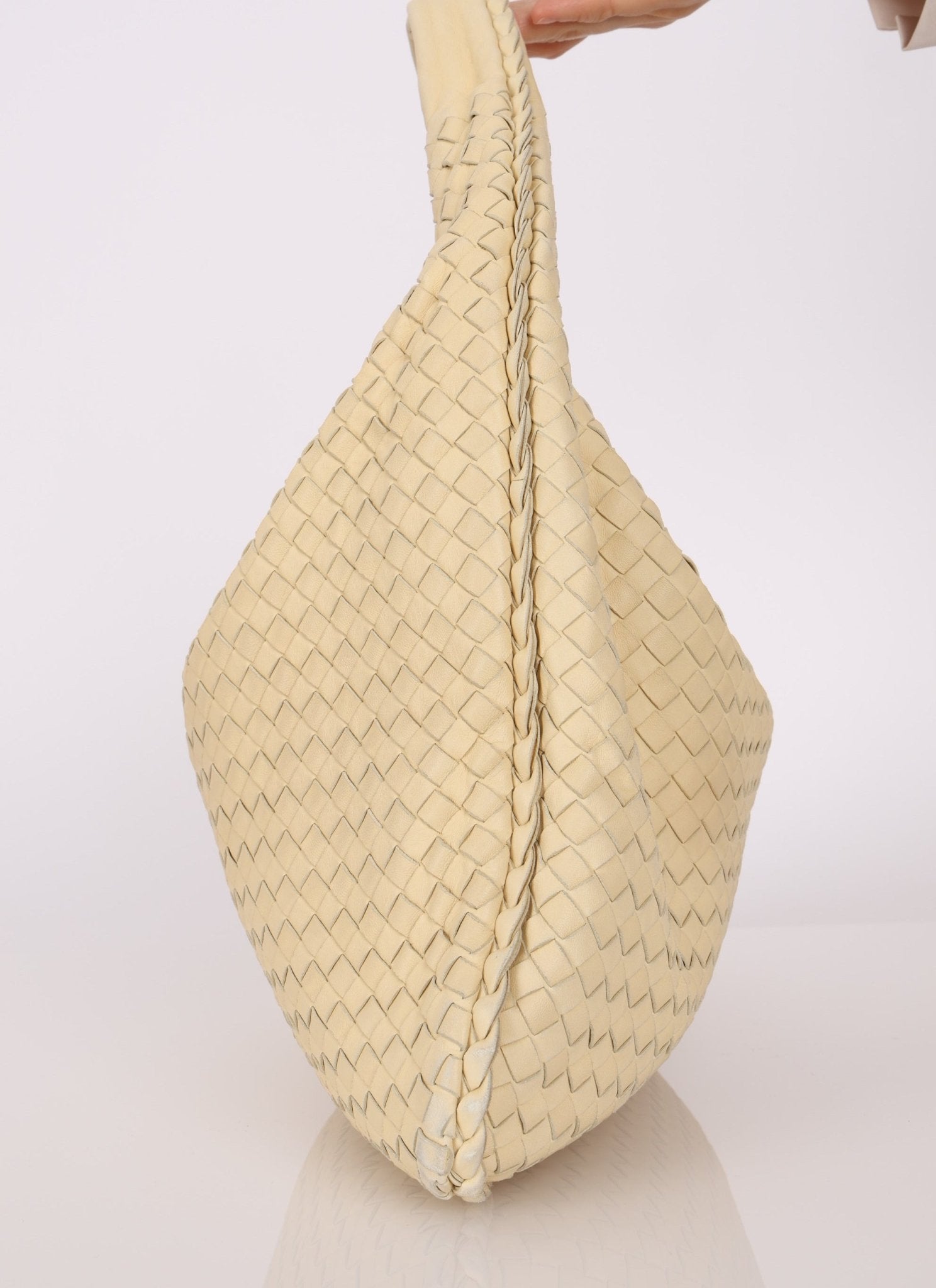 Bottega Veneta Medium Butter Intrecciato Hobo - FashioNica