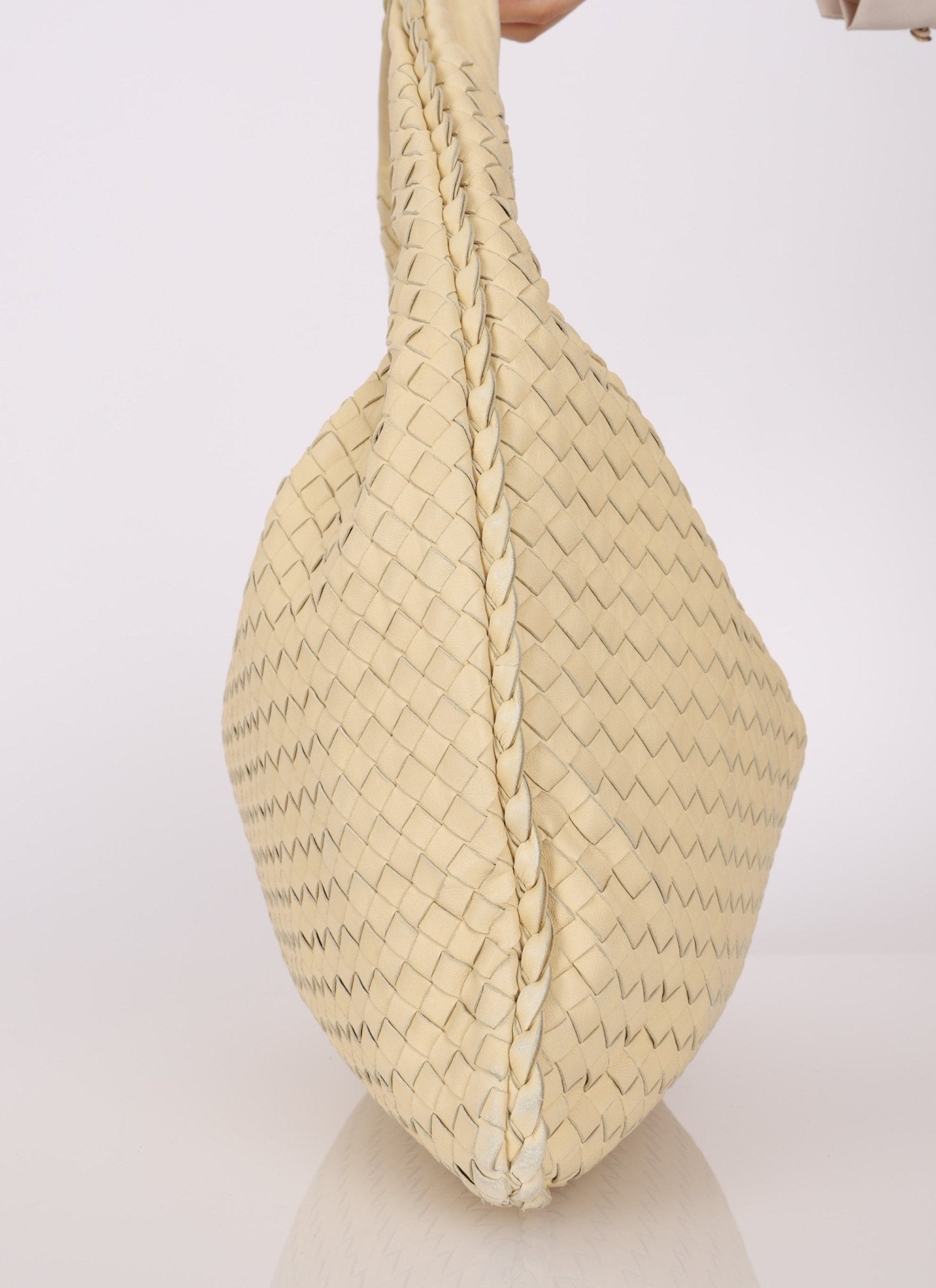 Bottega Veneta Medium Butter Intrecciato Hobo - FashioNica