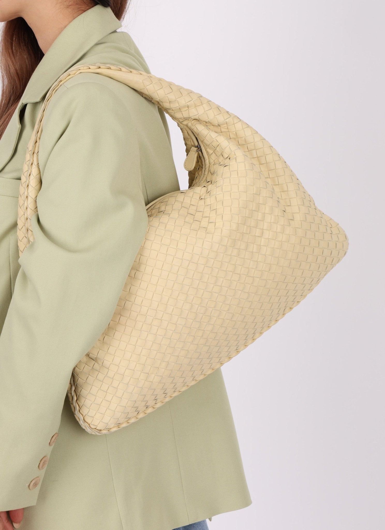 Bottega Veneta Medium Butter Intrecciato Hobo - FashioNica