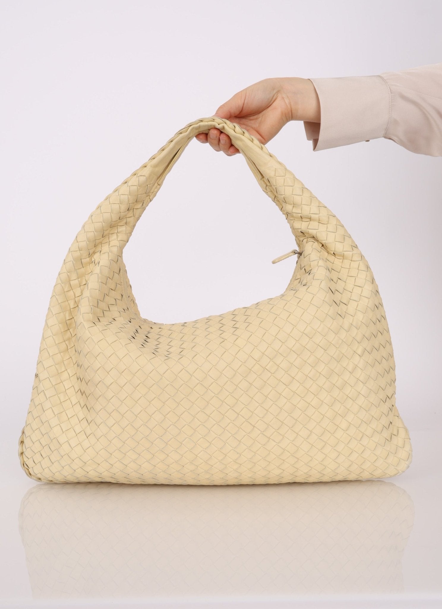 Bottega Veneta Medium Butter Intrecciato Hobo - FashioNica