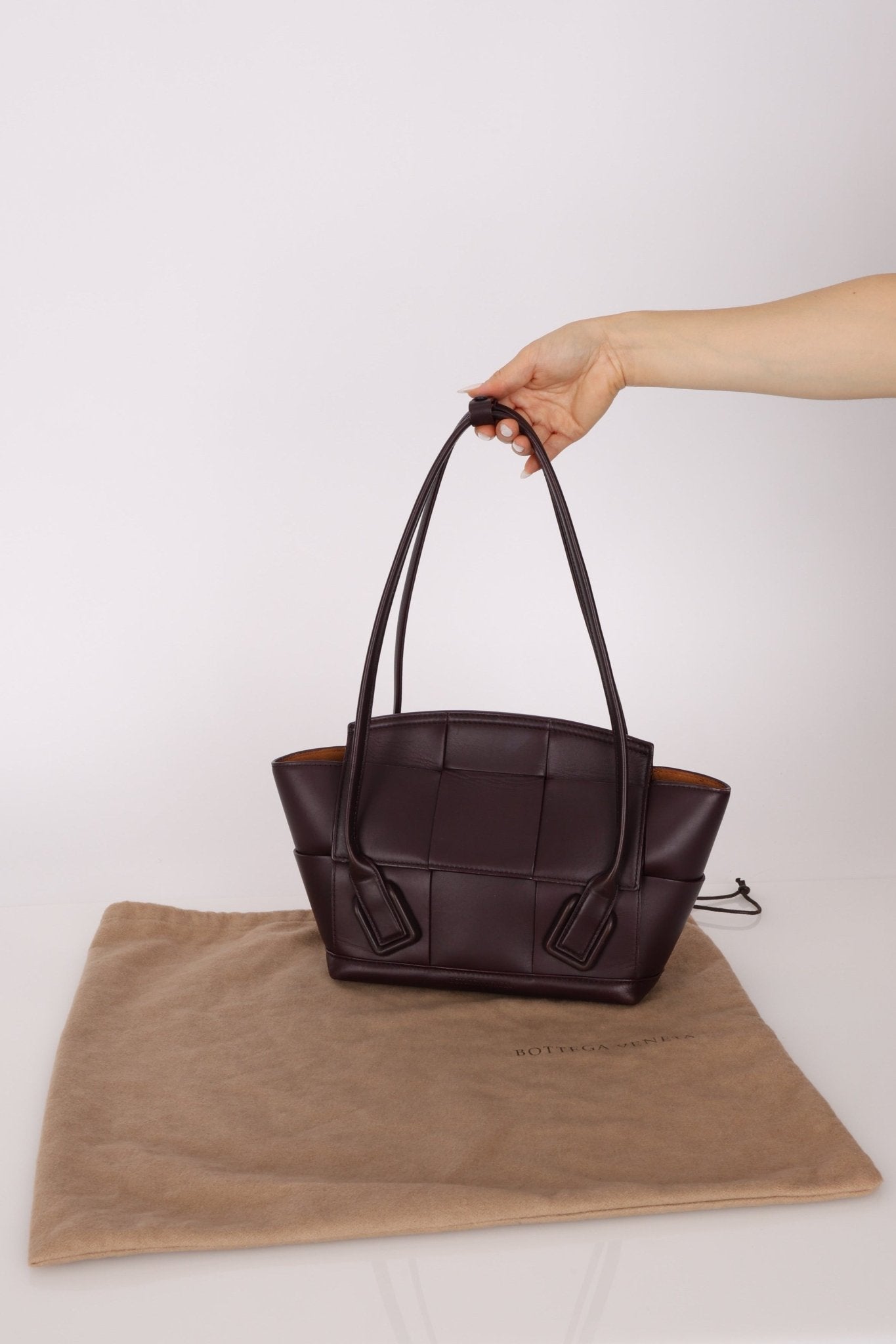 Bottega Veneta Prune Maxi Intrecciato Arco Flap - FashioNica