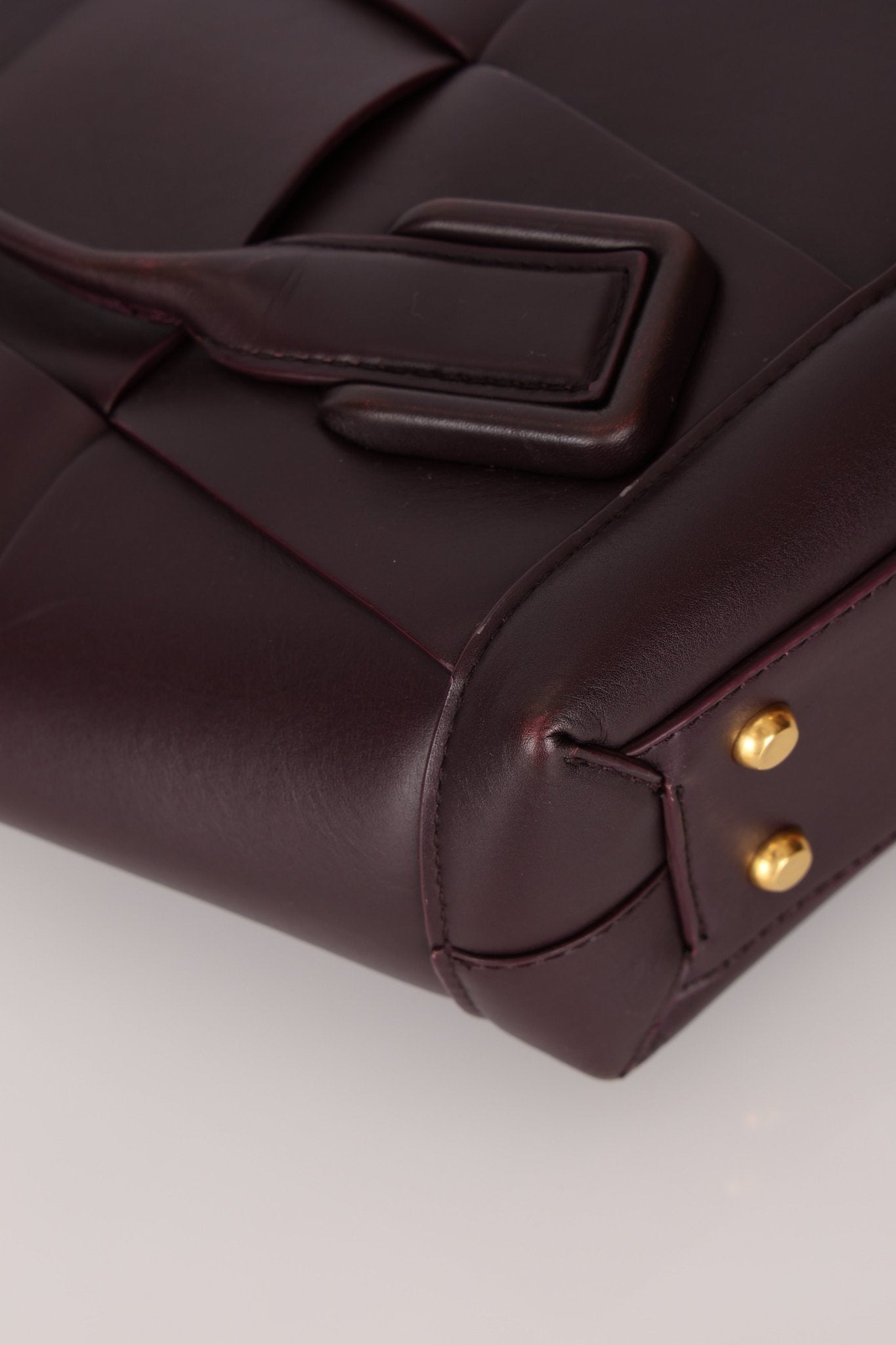 Bottega Veneta Prune Maxi Intrecciato Arco Flap - FashioNica