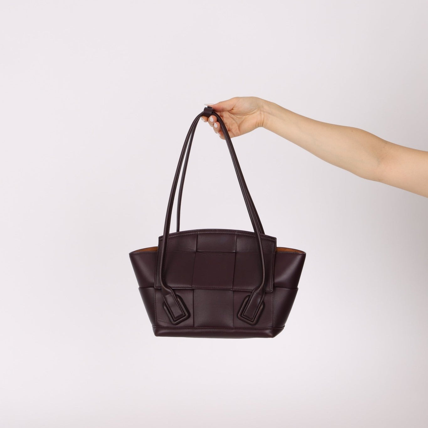 Bottega Veneta Prune Maxi Intrecciato Arco Flap - FashioNica