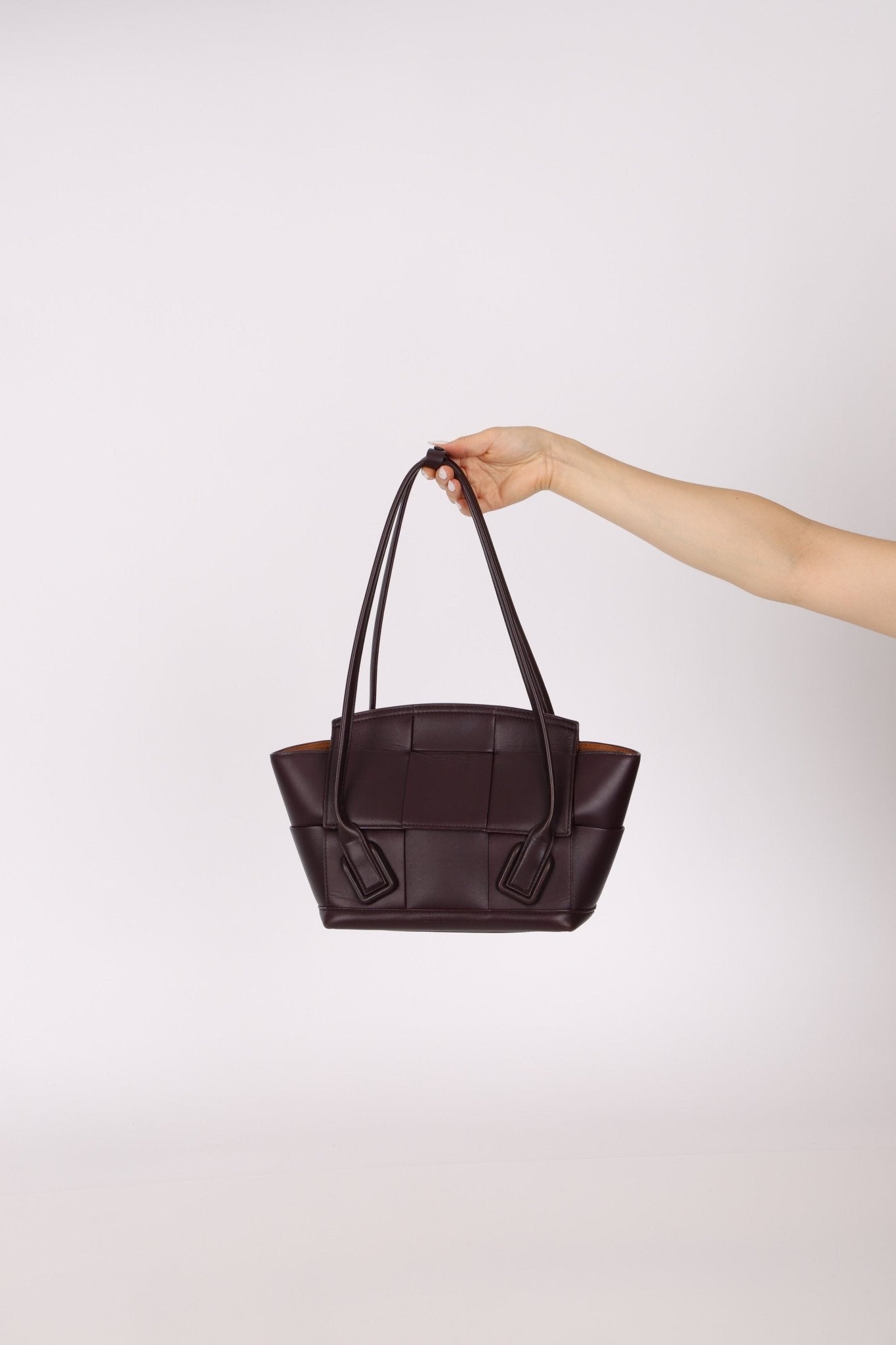 Bottega Veneta Prune Maxi Intrecciato Arco Flap - FashioNica