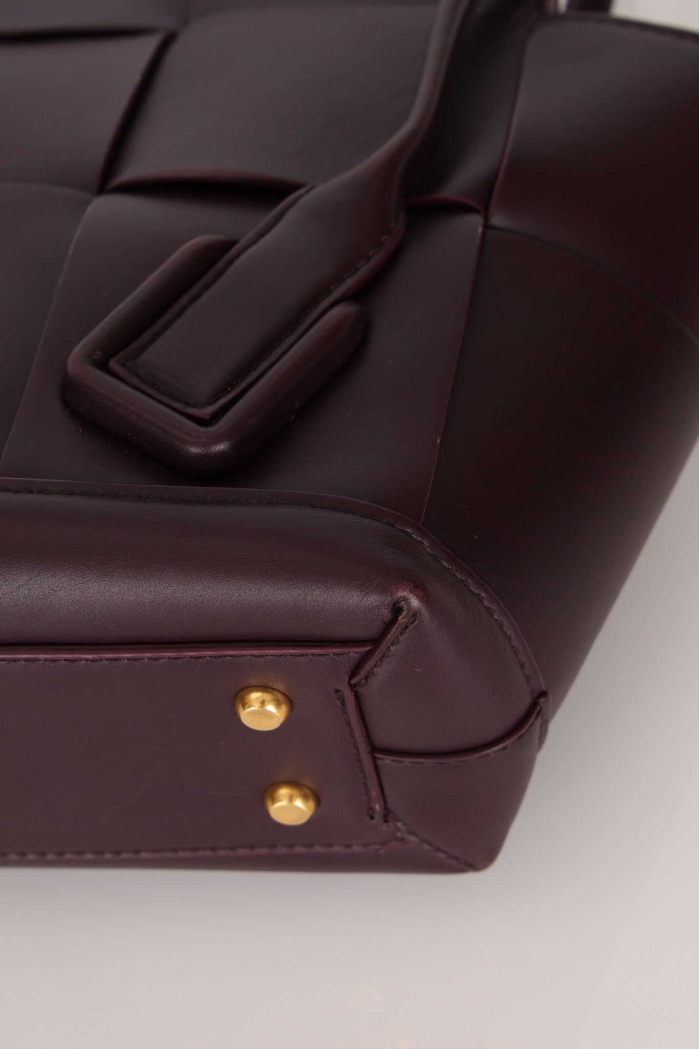 Bottega Veneta Prune Maxi Intrecciato Arco Flap - FashioNica