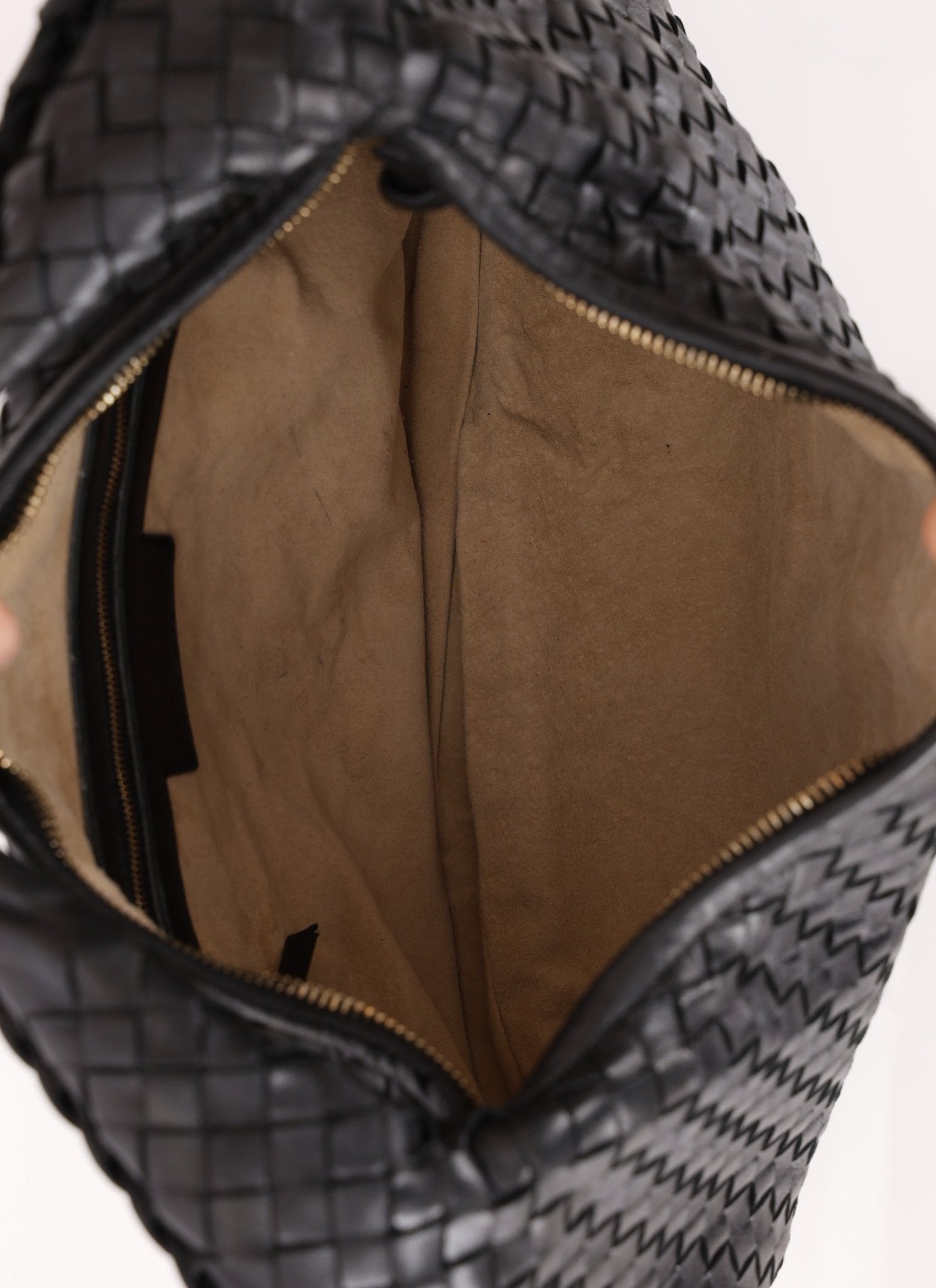 Bottega Veneta Small Intrecciato Black Hobo - FashioNica