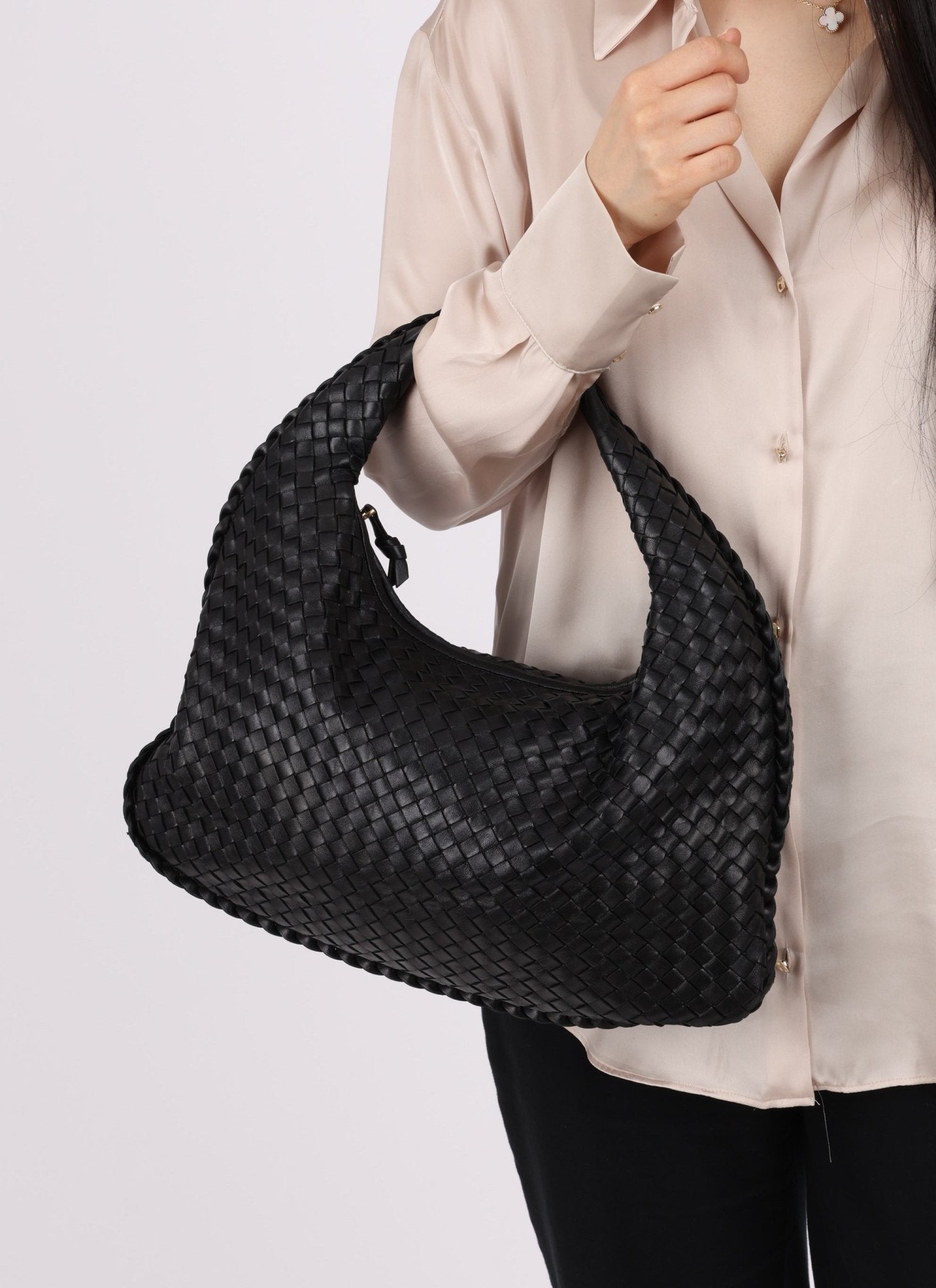 Bottega Veneta Small Intrecciato Black Hobo - FashioNica