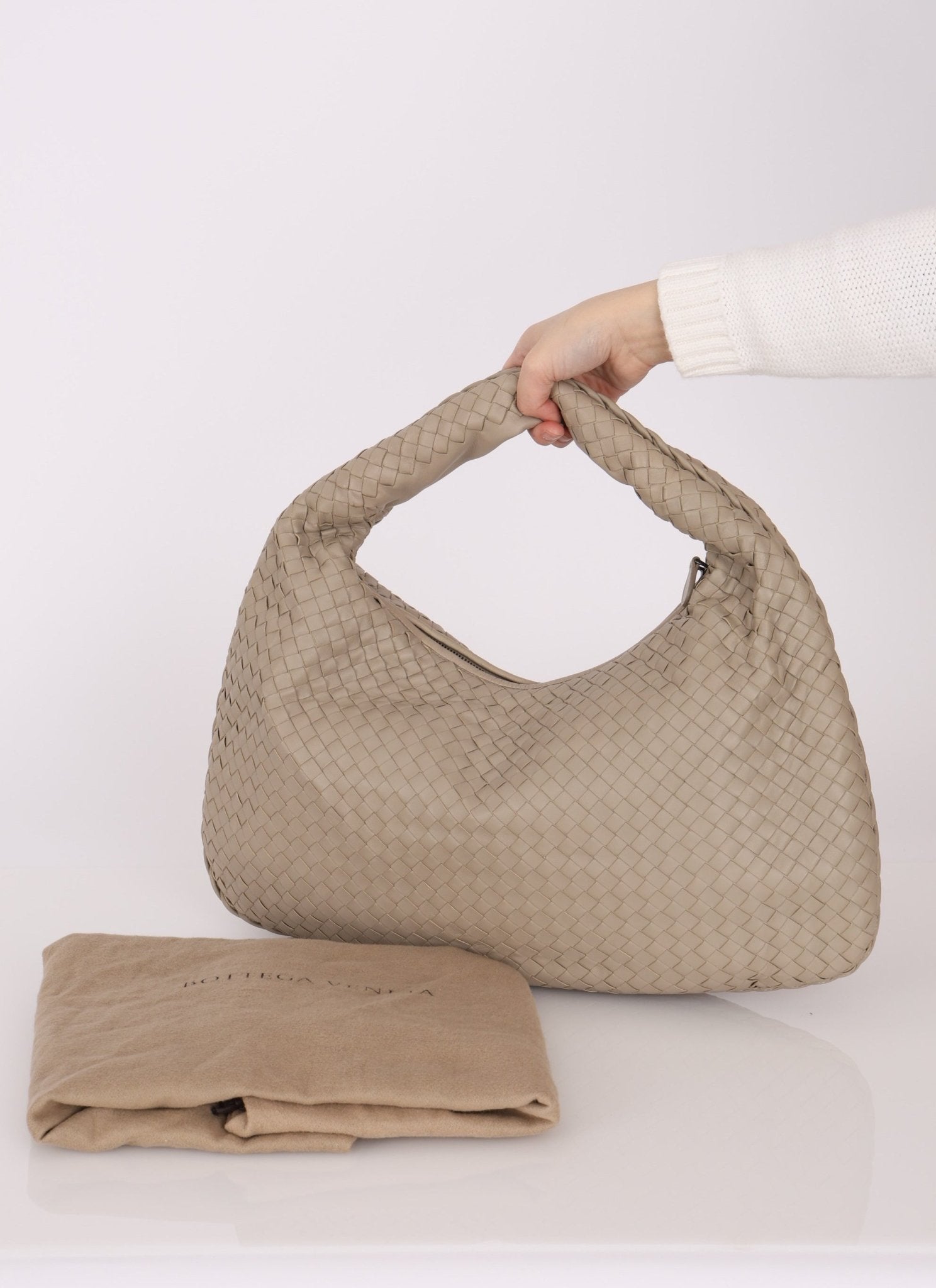 Bottega Veneta Stone Intrecciato Medium Hobo - FashioNica