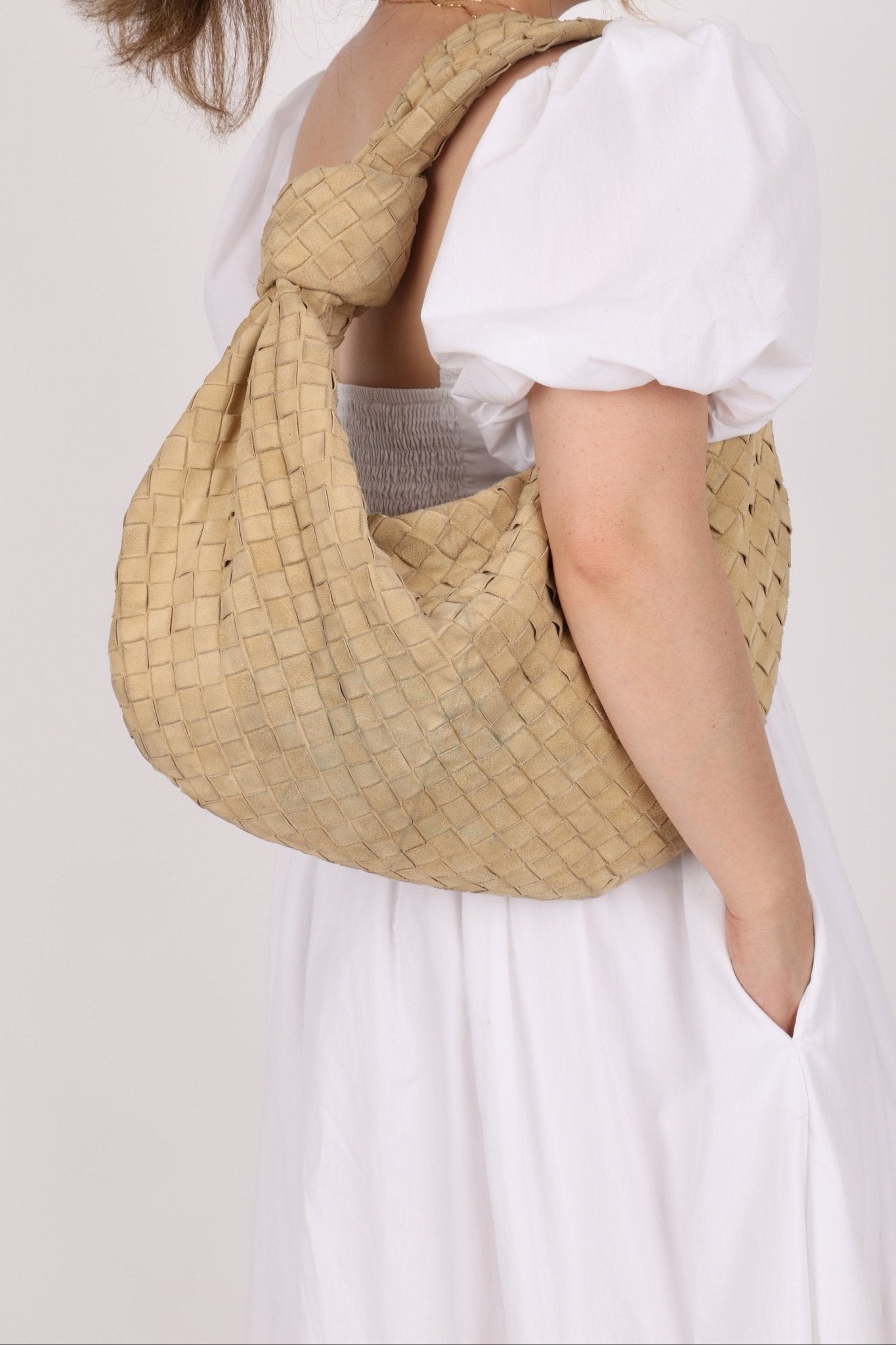 Bottega Veneta Suede Large Jodie - FashioNica