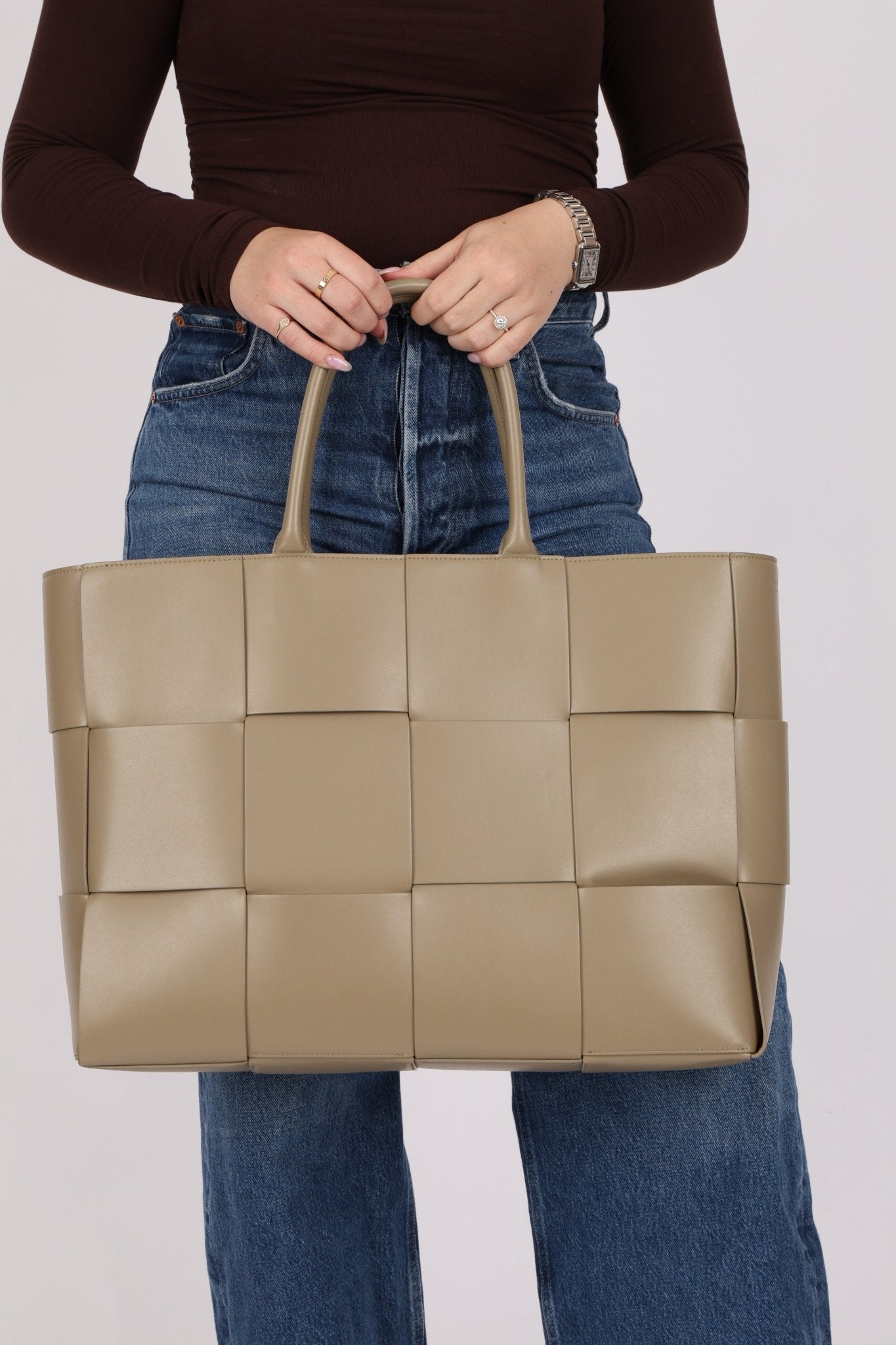 Bottega Veneta Travertine Maxi Intrecciato Large Arco Tote - FashioNica