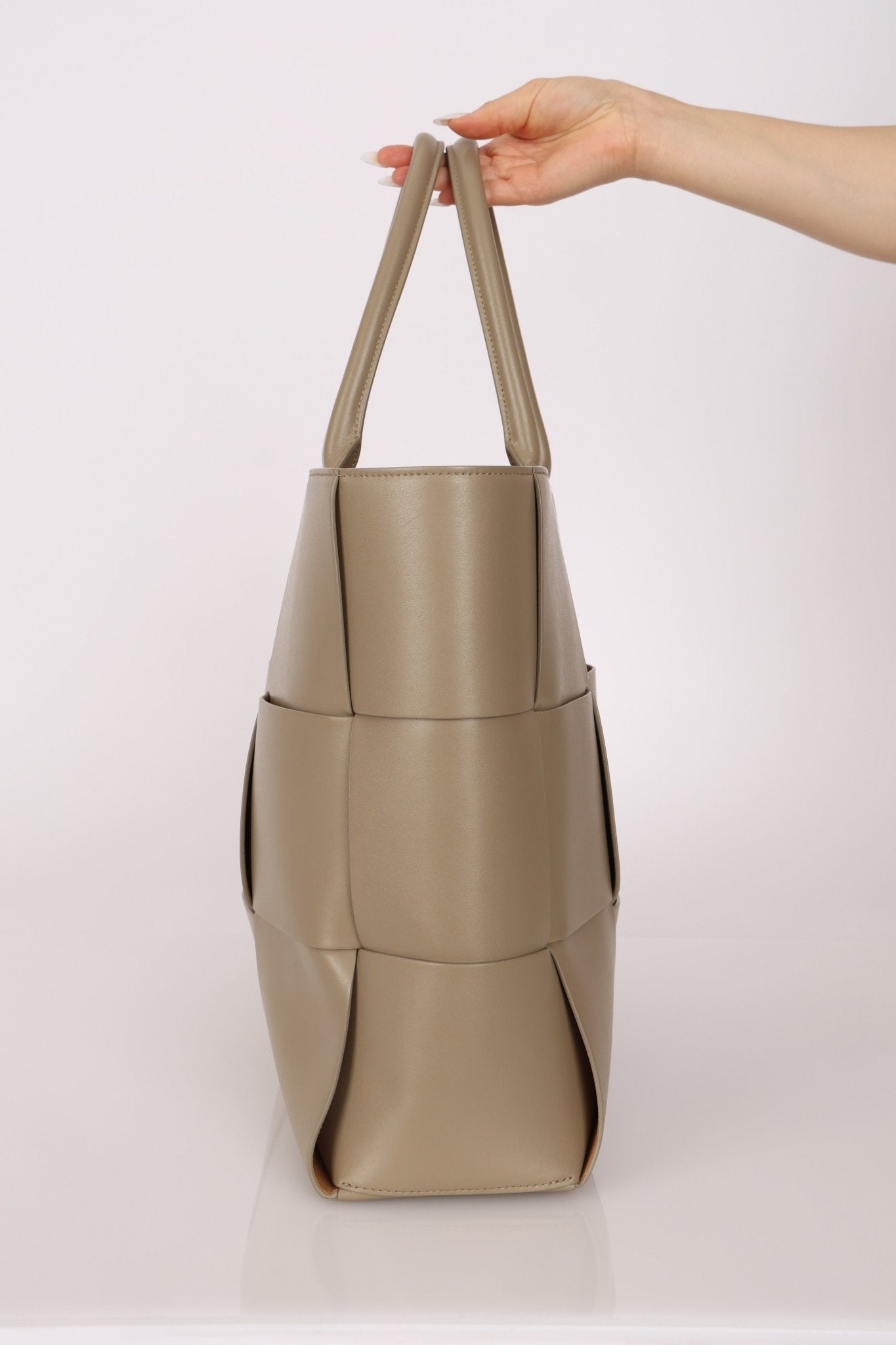 Bottega Veneta Travertine Maxi Intrecciato Large Arco Tote - FashioNica