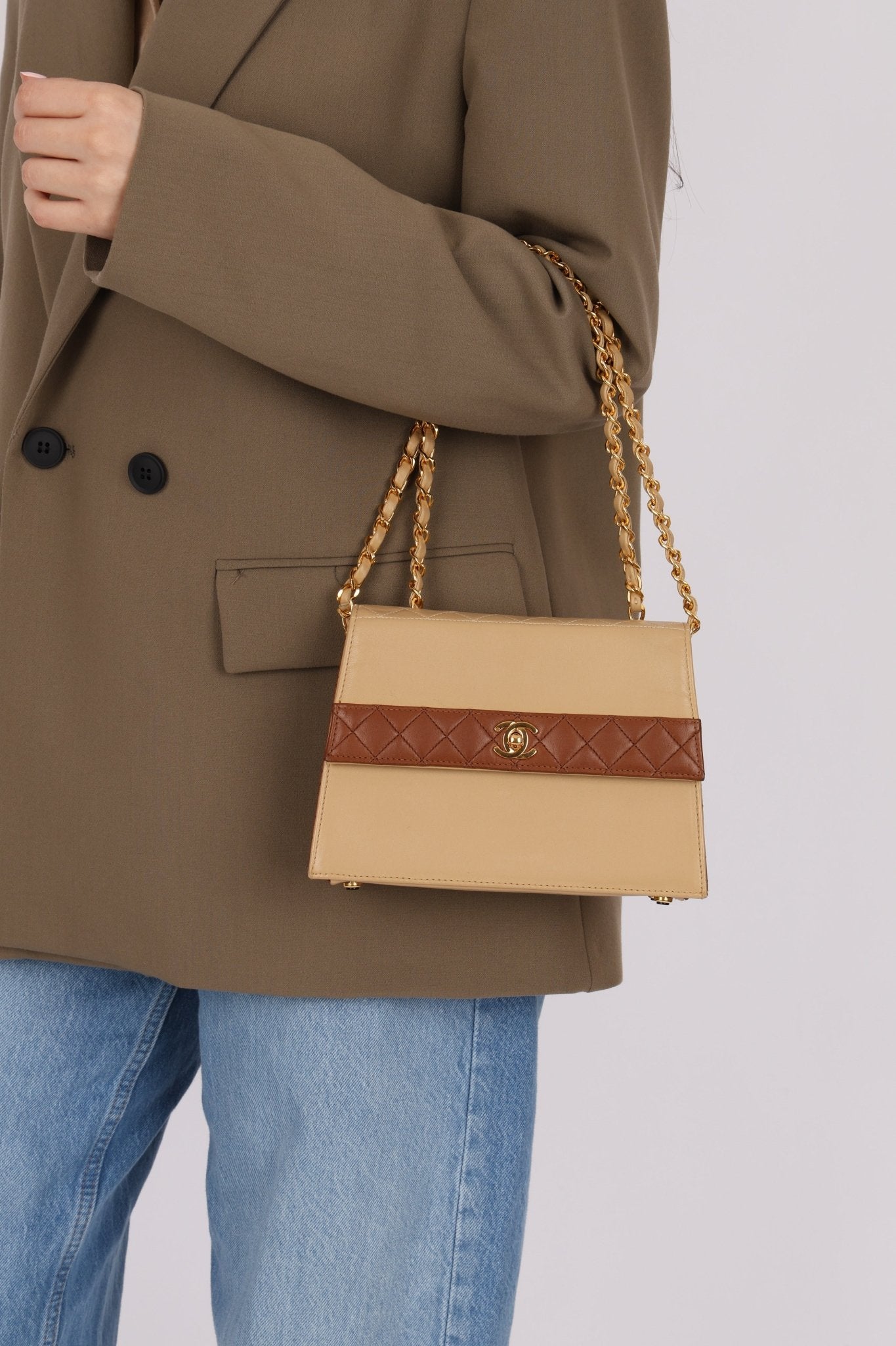 Chanel 1989 Lambskin Two - Tone Trapezoid Single Flap w/ Cardholder - FashioNica