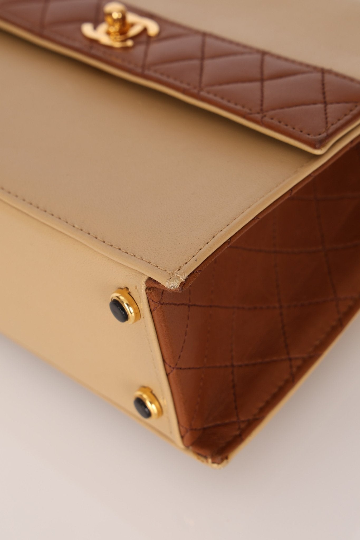 Chanel 1989 Lambskin Two - Tone Trapezoid Single Flap w/ Cardholder - FashioNica