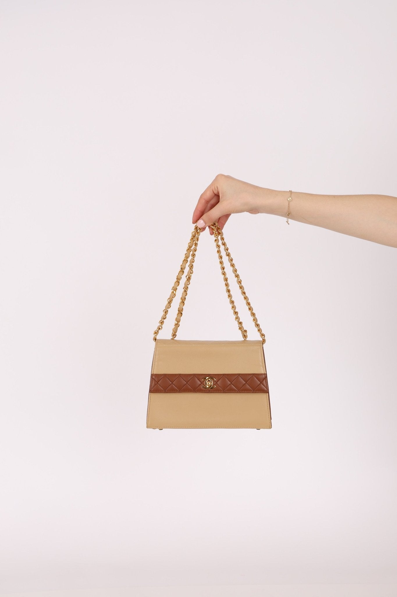 Chanel 1989 Lambskin Two - Tone Trapezoid Single Flap w/ Cardholder - FashioNica