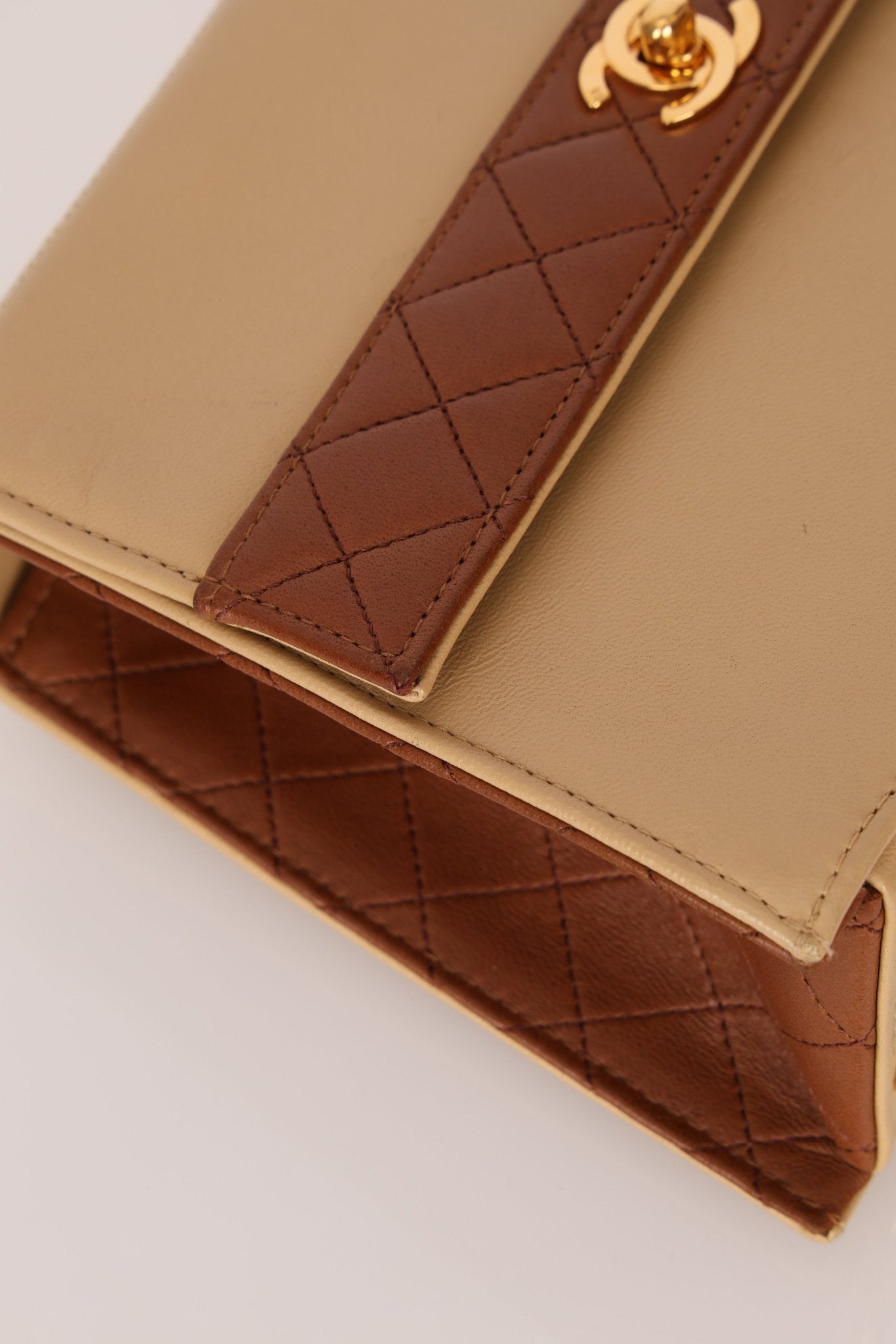 Chanel 1989 Lambskin Two - Tone Trapezoid Single Flap w/ Cardholder - FashioNica