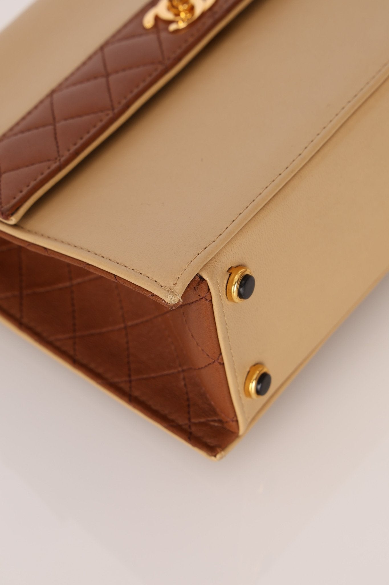 Chanel 1989 Lambskin Two - Tone Trapezoid Single Flap w/ Cardholder - FashioNica