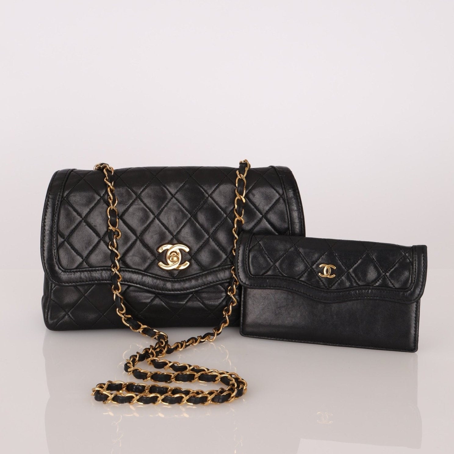 Chanel 1989 Vintage Lambskin Wave Single Flap with Chanel Wallet - FashioNica