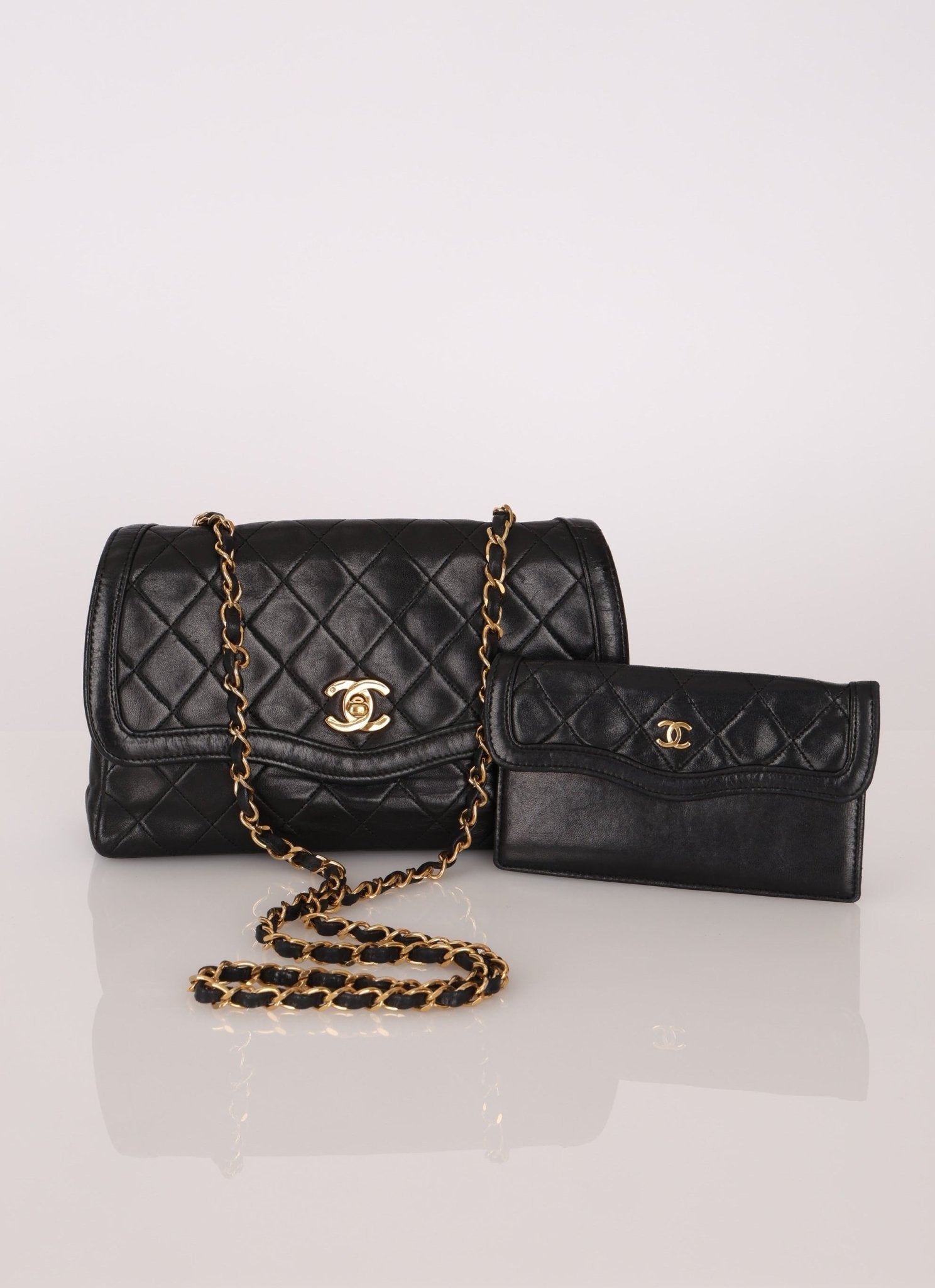 Chanel 1989 Vintage Lambskin Wave Single Flap with Chanel Wallet - FashioNica