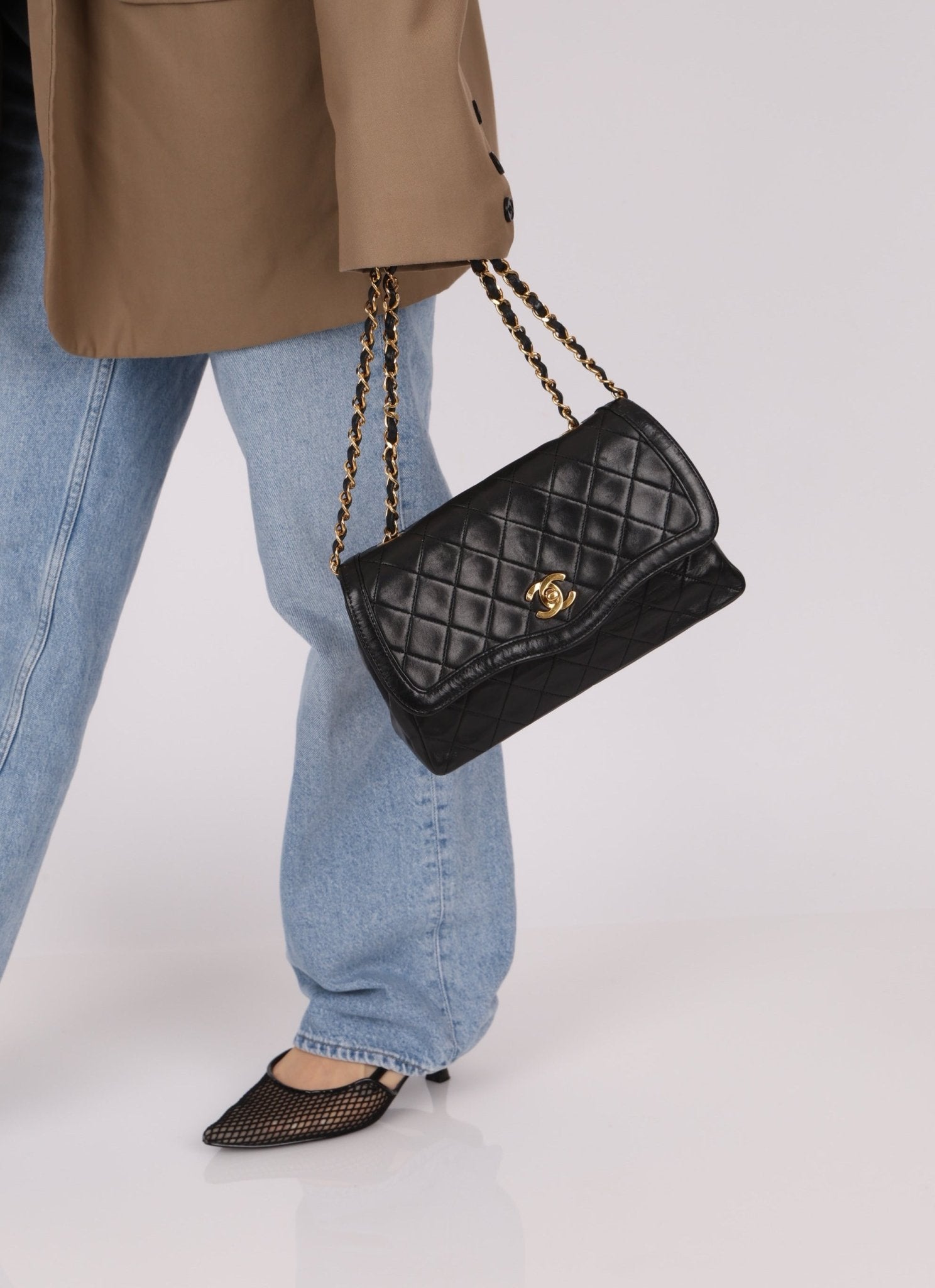 Chanel 1989 Vintage Lambskin Wave Single Flap with Chanel Wallet - FashioNica