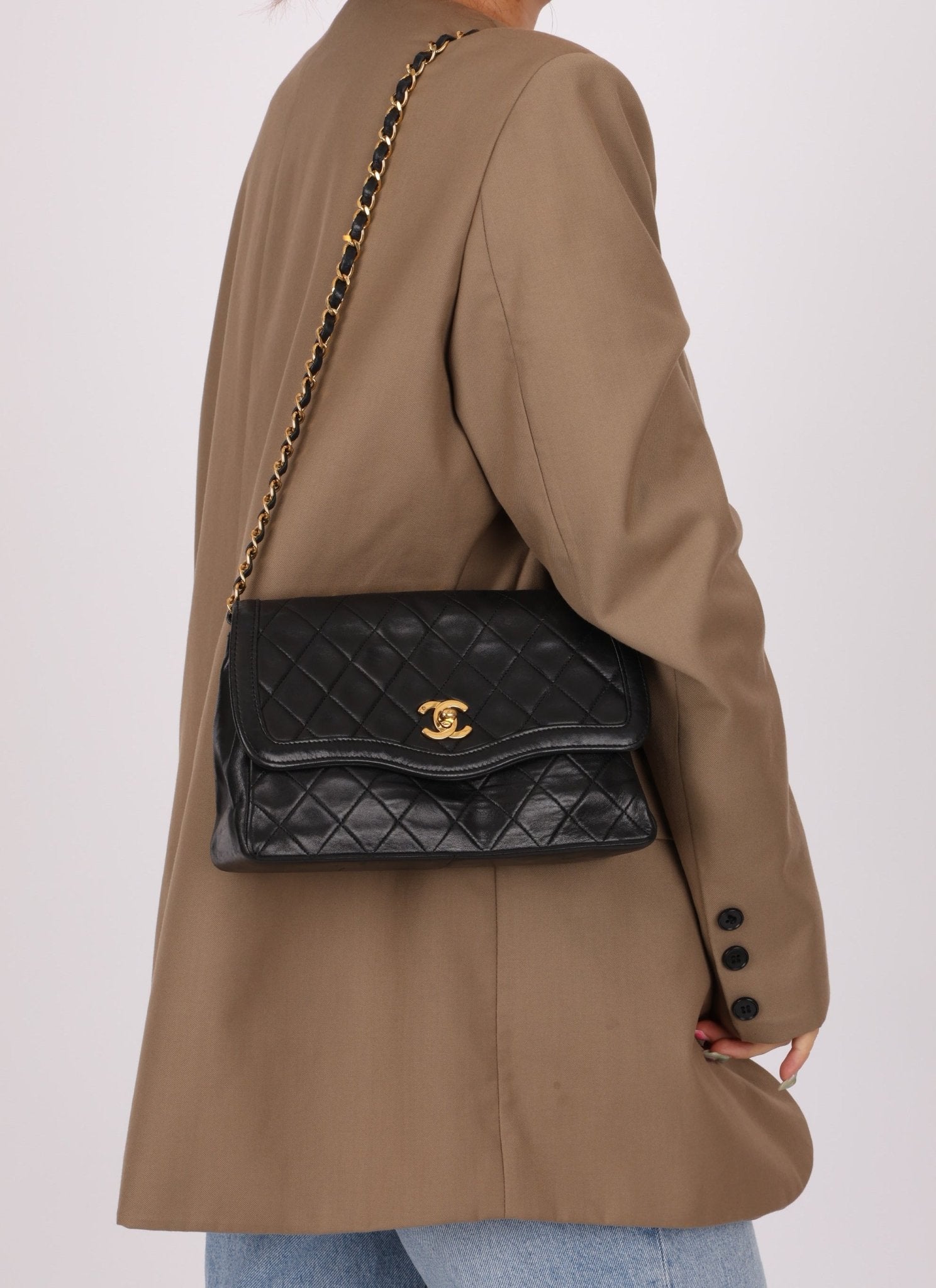 Chanel 1989 Vintage Lambskin Wave Single Flap with Chanel Wallet - FashioNica