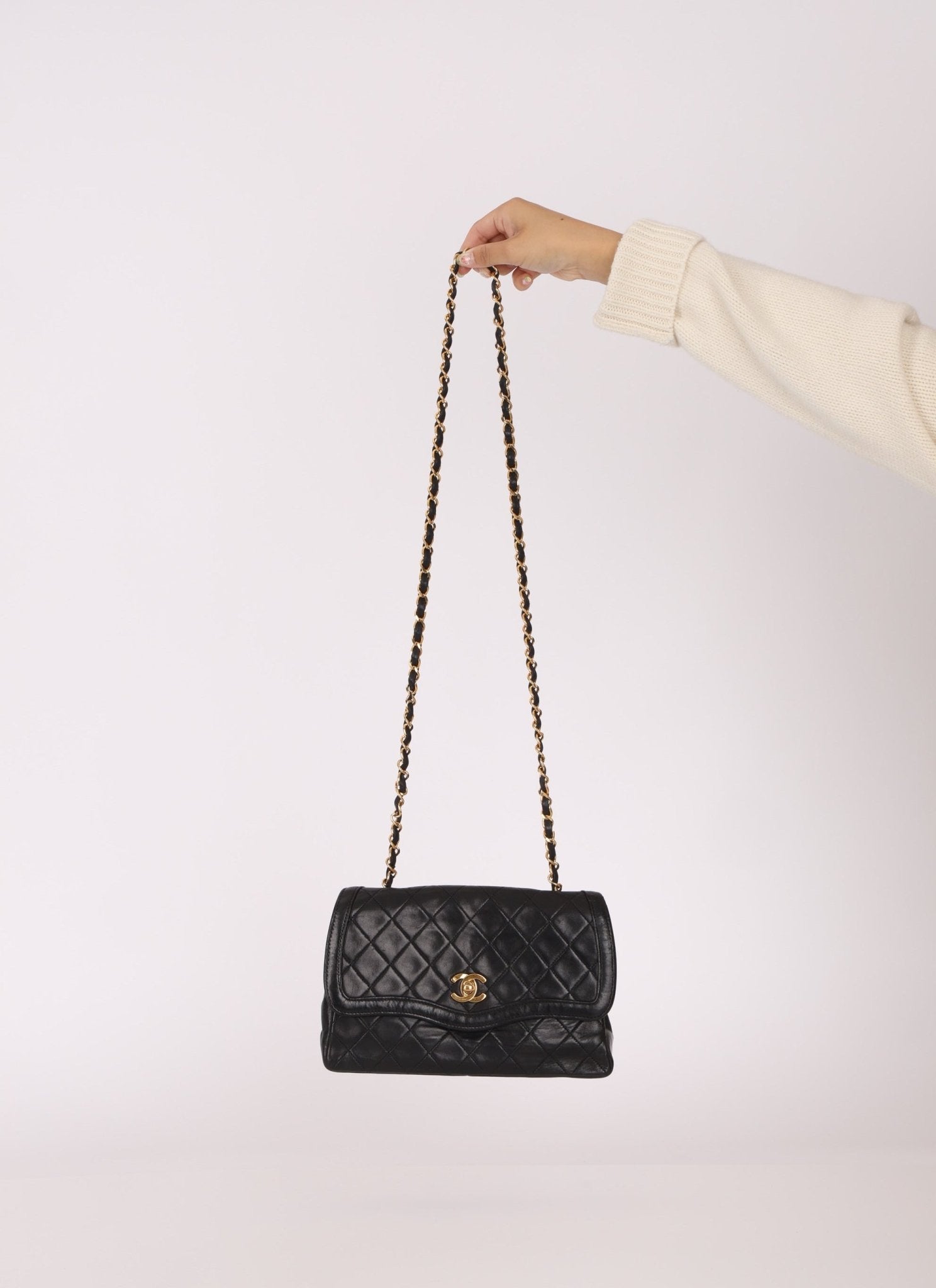 Chanel 1989 Vintage Lambskin Wave Single Flap with Chanel Wallet - FashioNica
