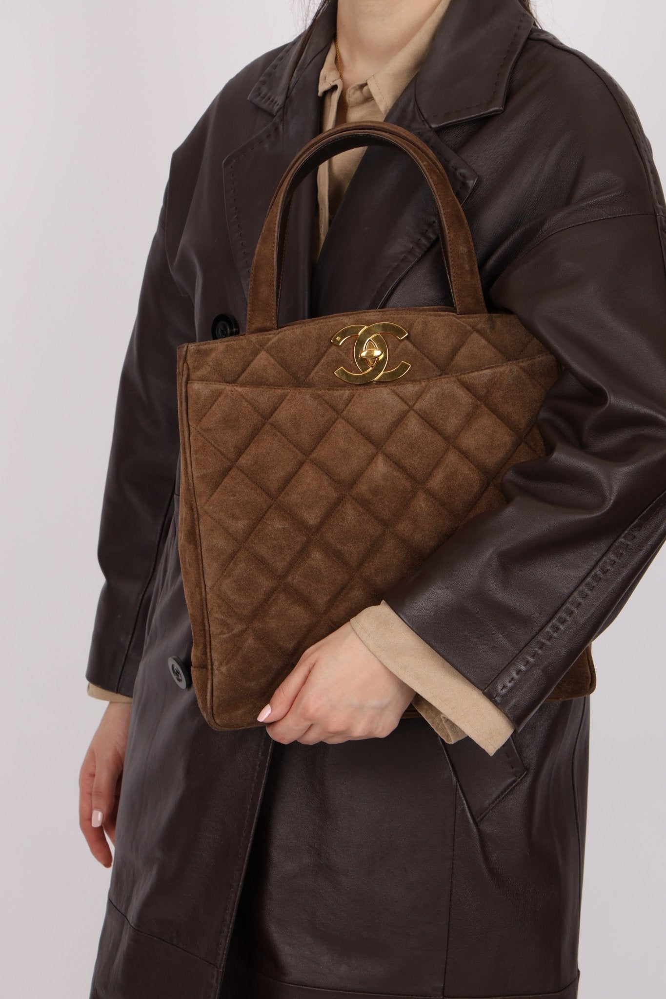 Chanel 1990s Suede Vertical Turnlock Tote 24K GP - FashioNica