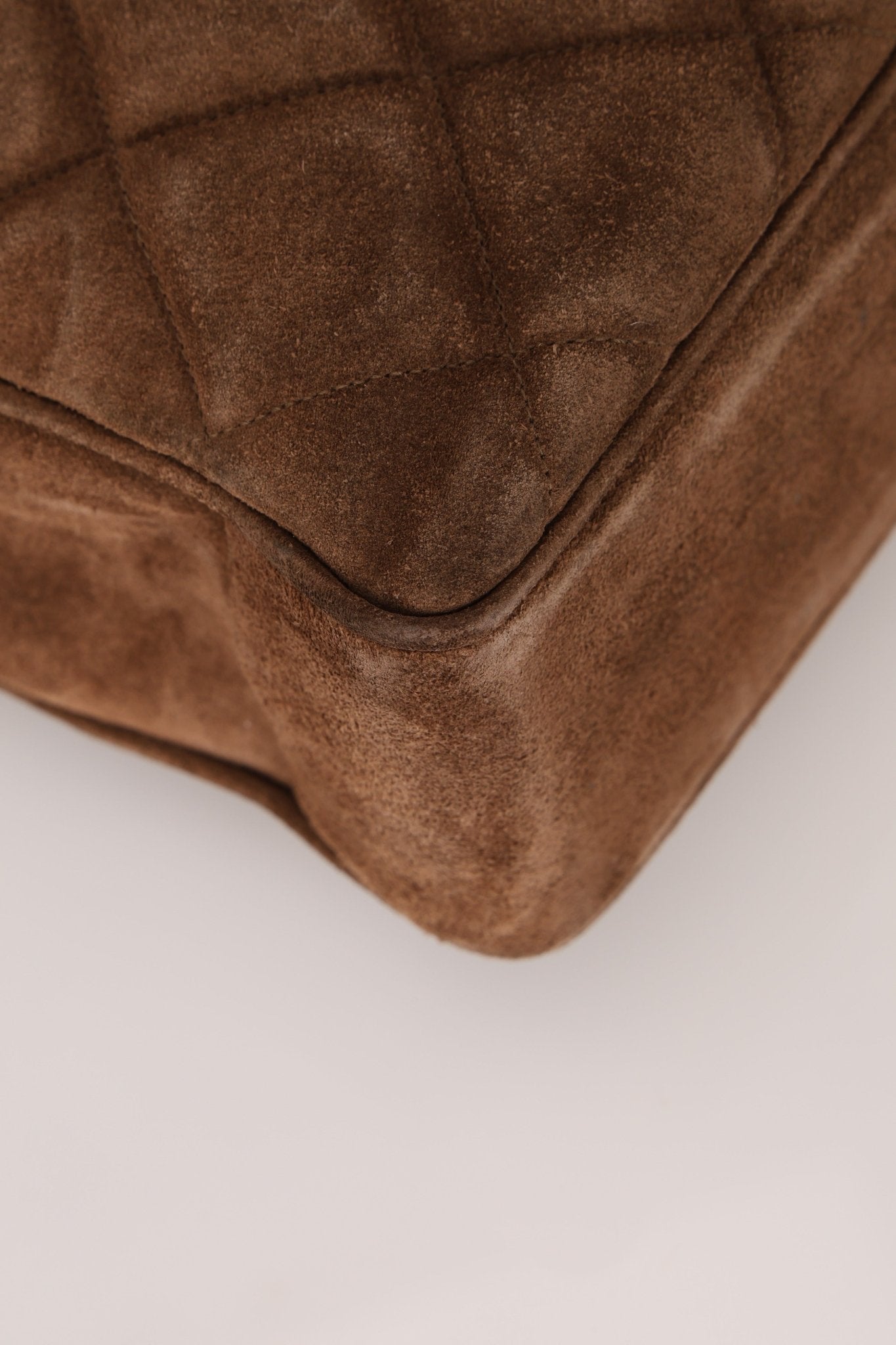 Chanel 1990s Suede Vertical Turnlock Tote 24K GP - FashioNica