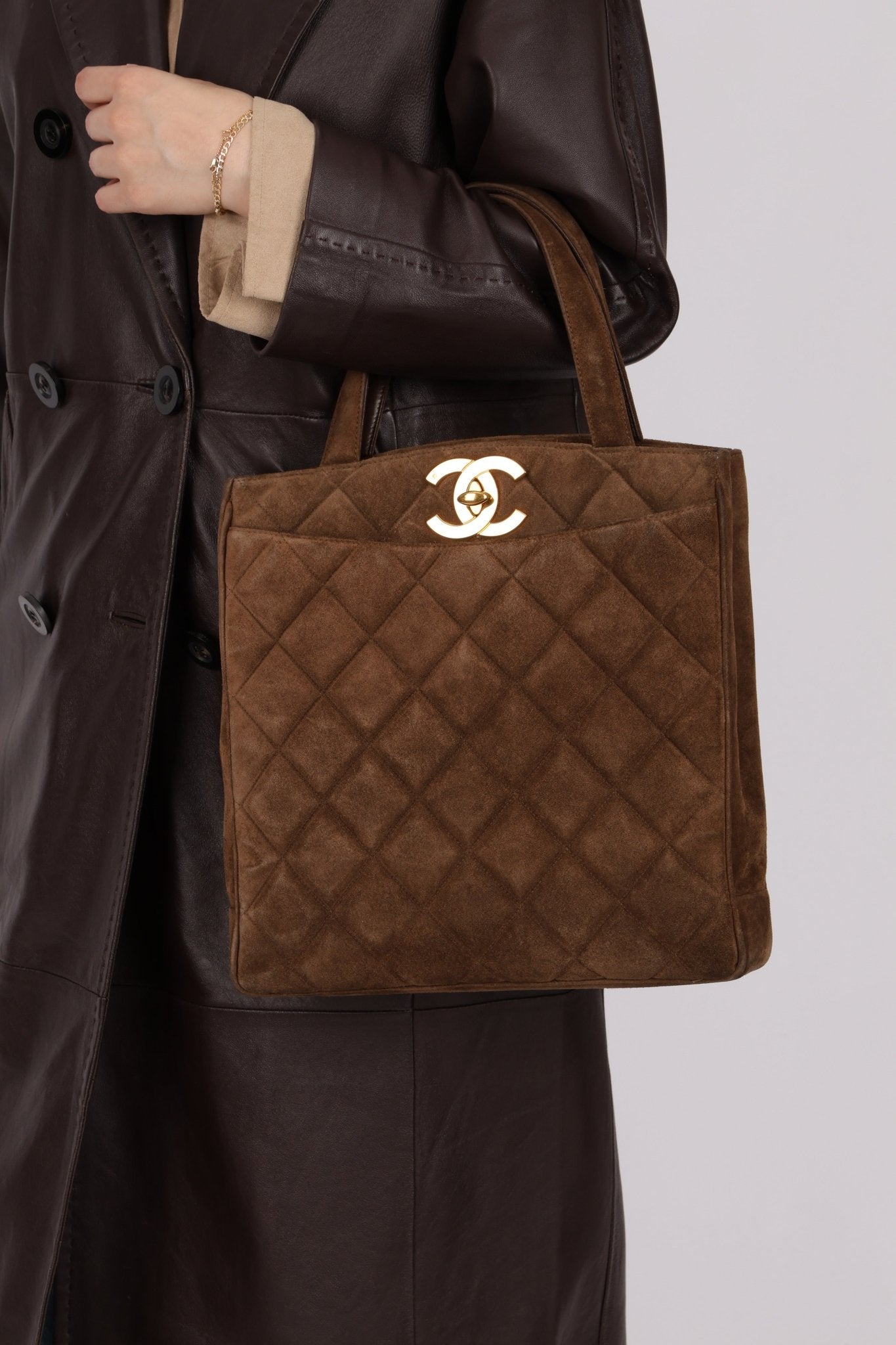 Chanel 1990s Suede Vertical Turnlock Tote 24K GP - FashioNica