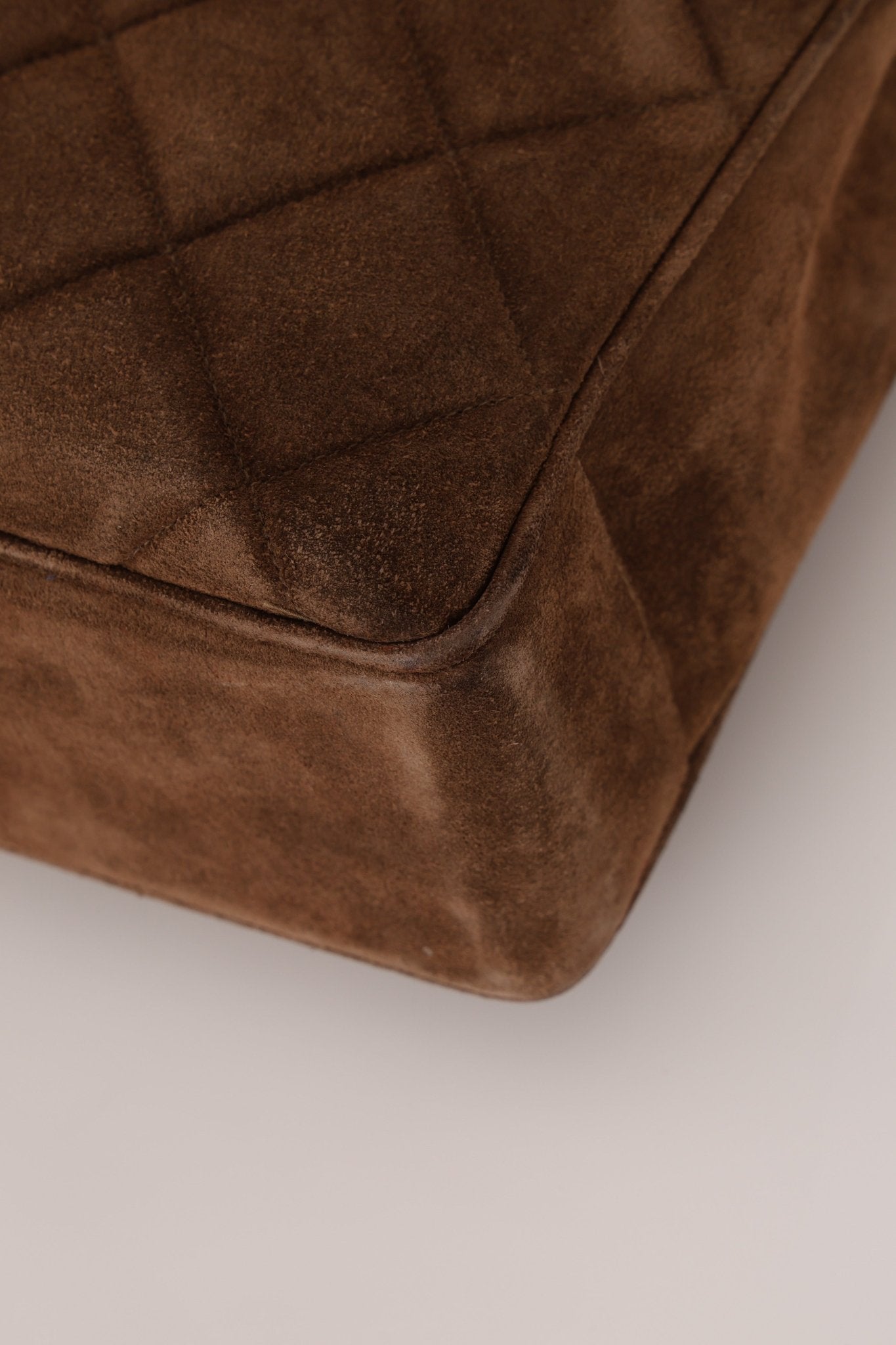 Chanel 1990s Suede Vertical Turnlock Tote 24K GP - FashioNica