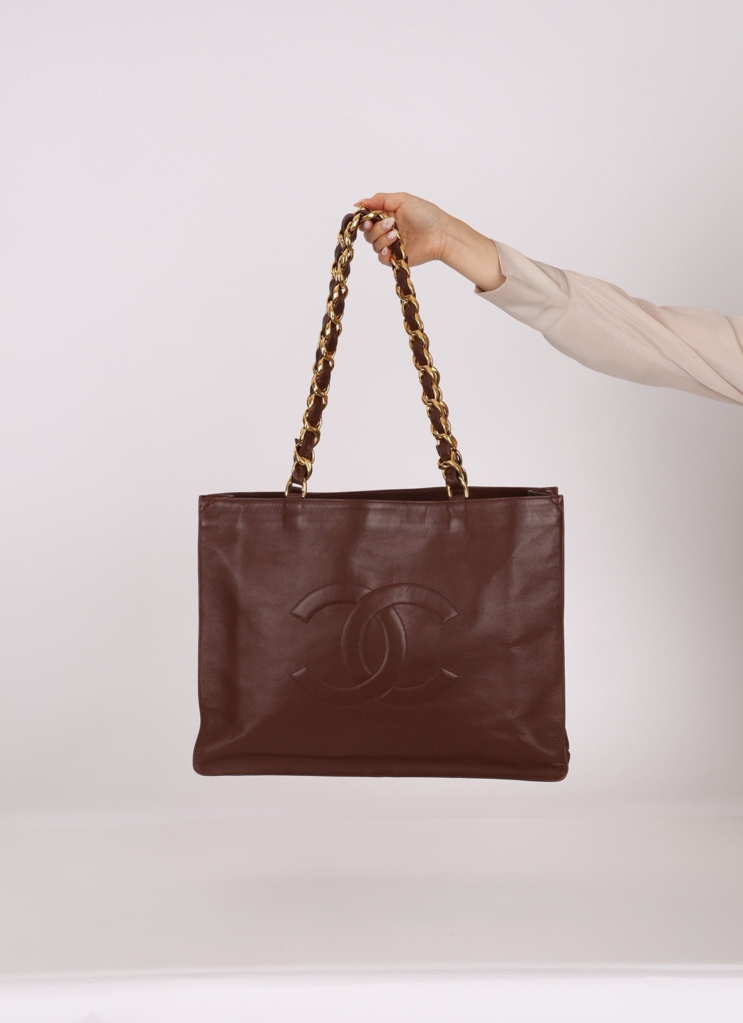 Chanel 1991 Calfskin Chocolate Chunky Chain Tote - FashioNica
