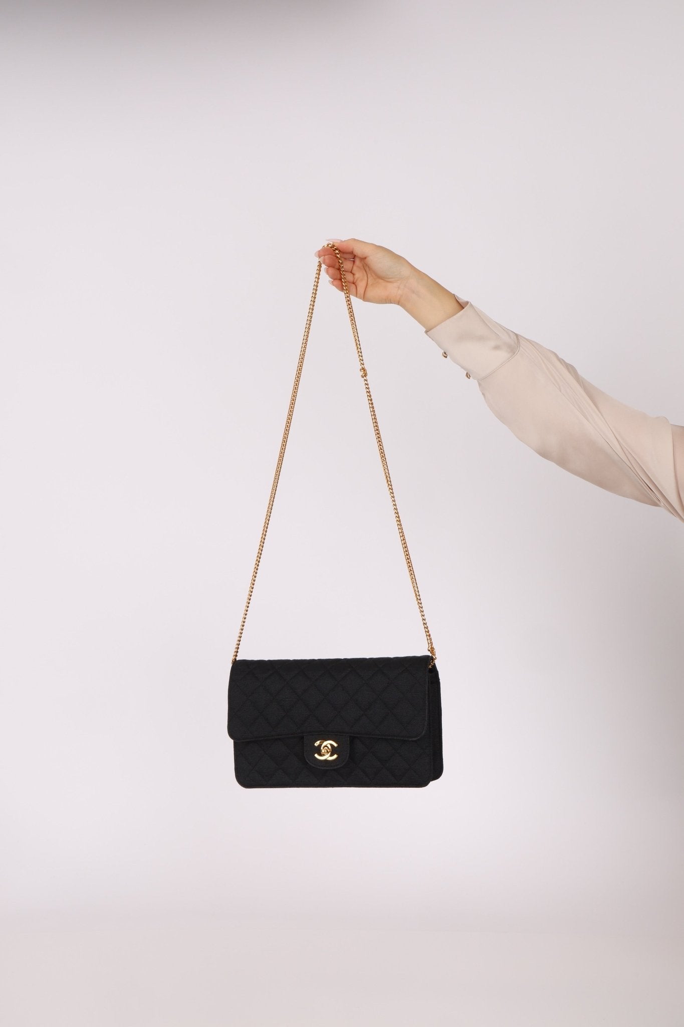 Chanel 1991 Grosgrain Chain Turnlock Single Flap 24k GP - FashioNica