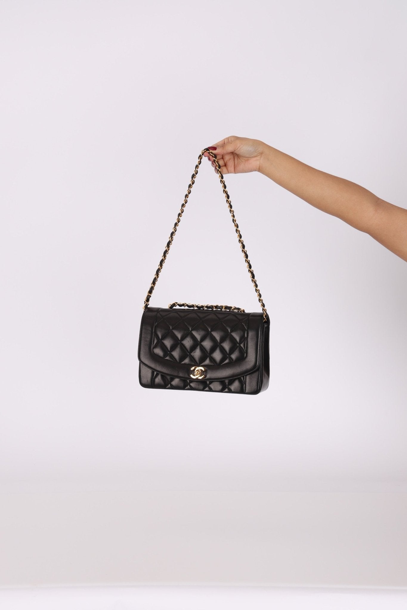 Chanel 1991 Lambskin Medium Diana - FashioNica
