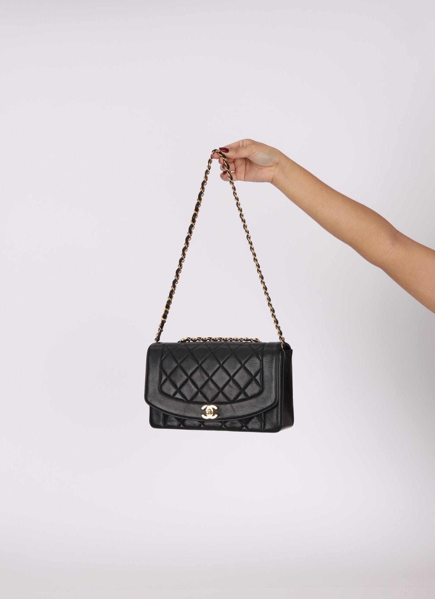 Chanel 1991 Lambskin Medium Diana - FashioNica