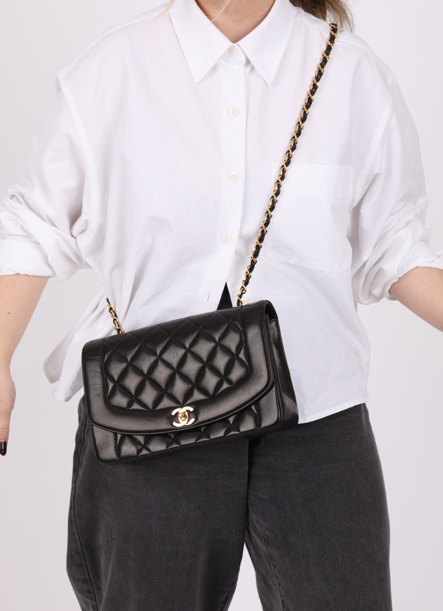 Chanel 1991 Lambskin Medium Diana - FashioNica