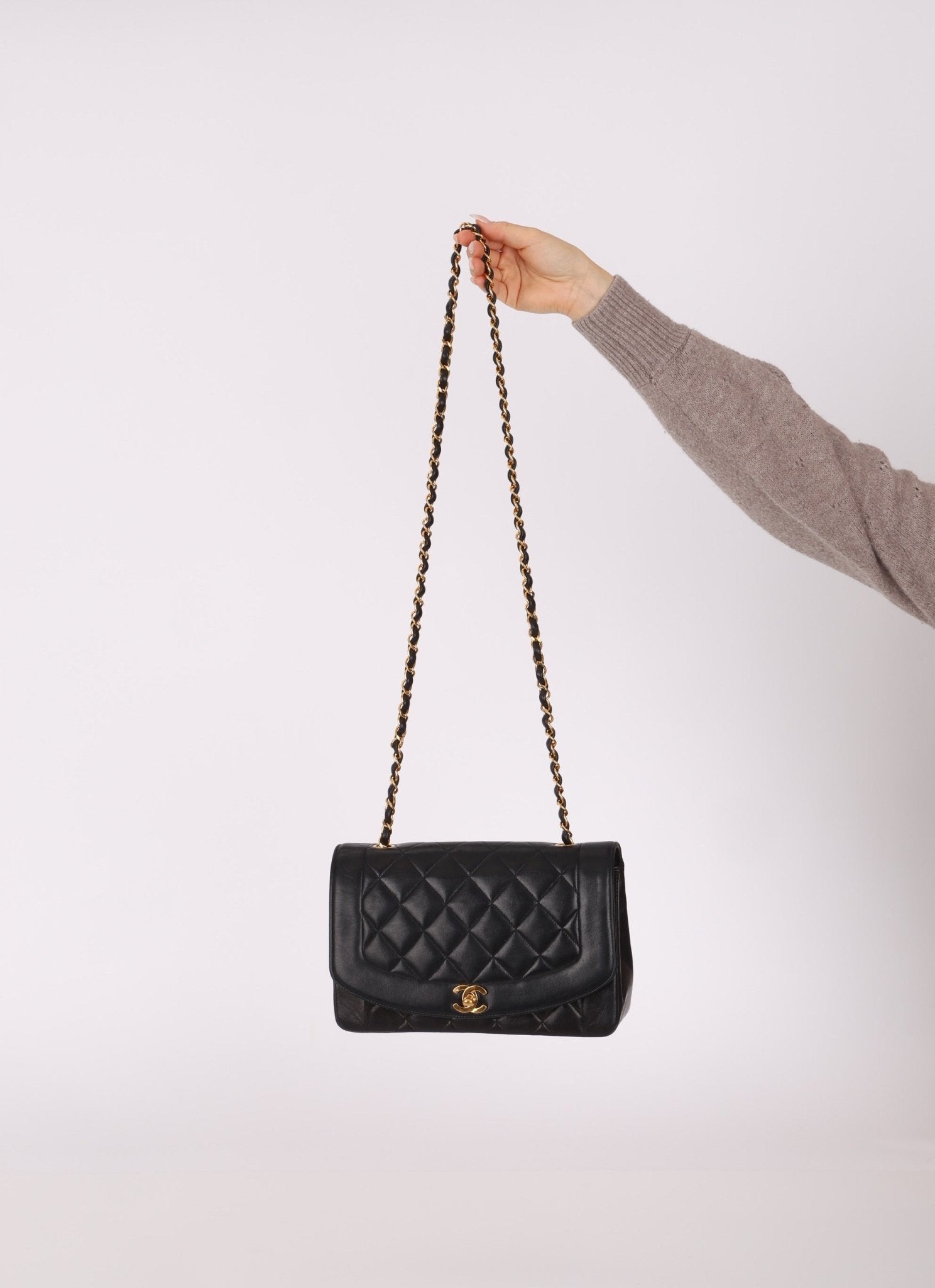 Chanel 1991 Lambskin Medium Diana - FashioNica