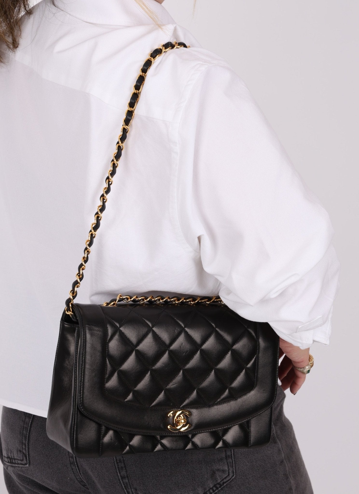 Chanel 1991 Lambskin Medium Diana - FashioNica