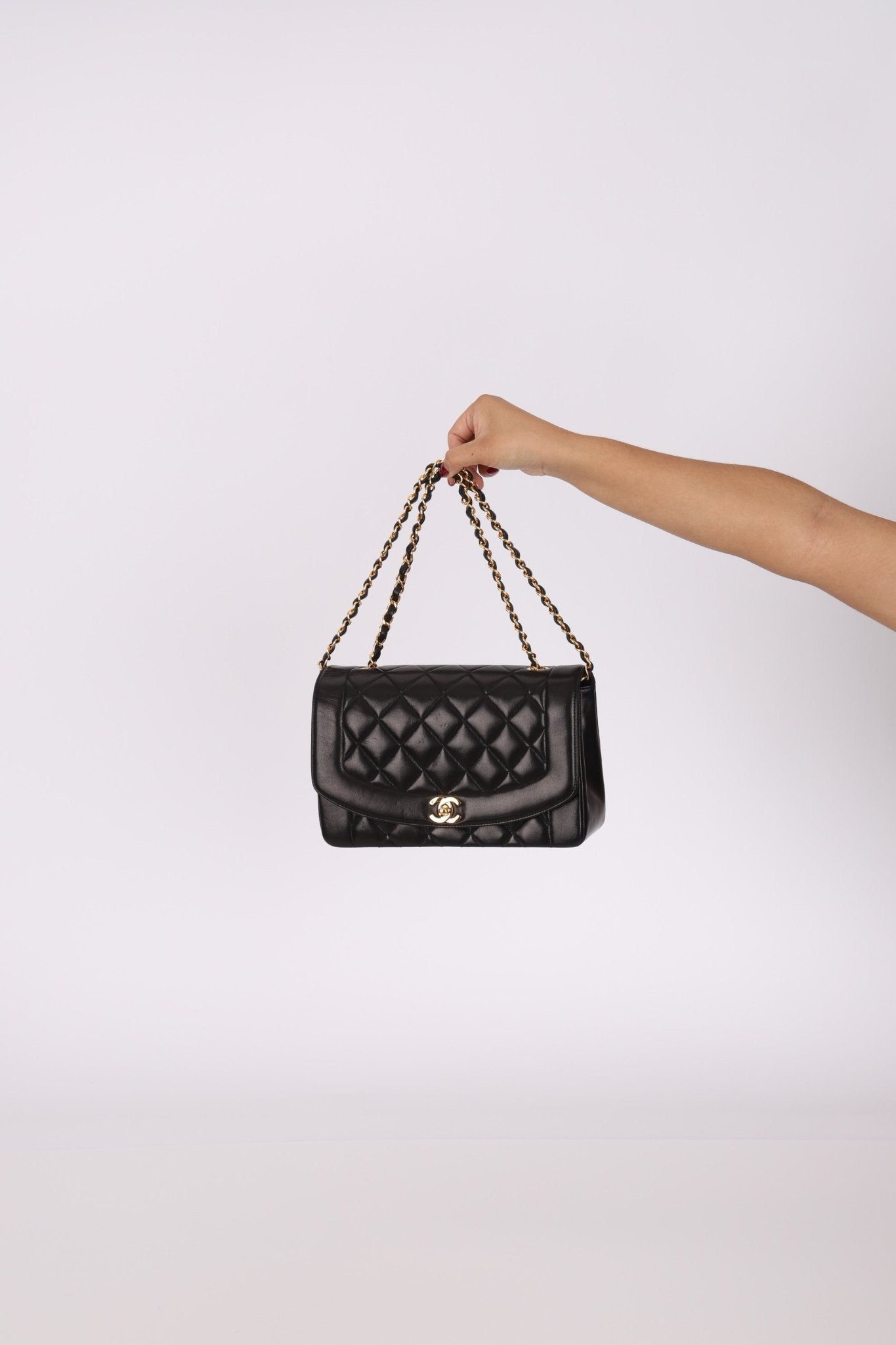 Chanel 1991 Lambskin Medium Diana - FashioNica