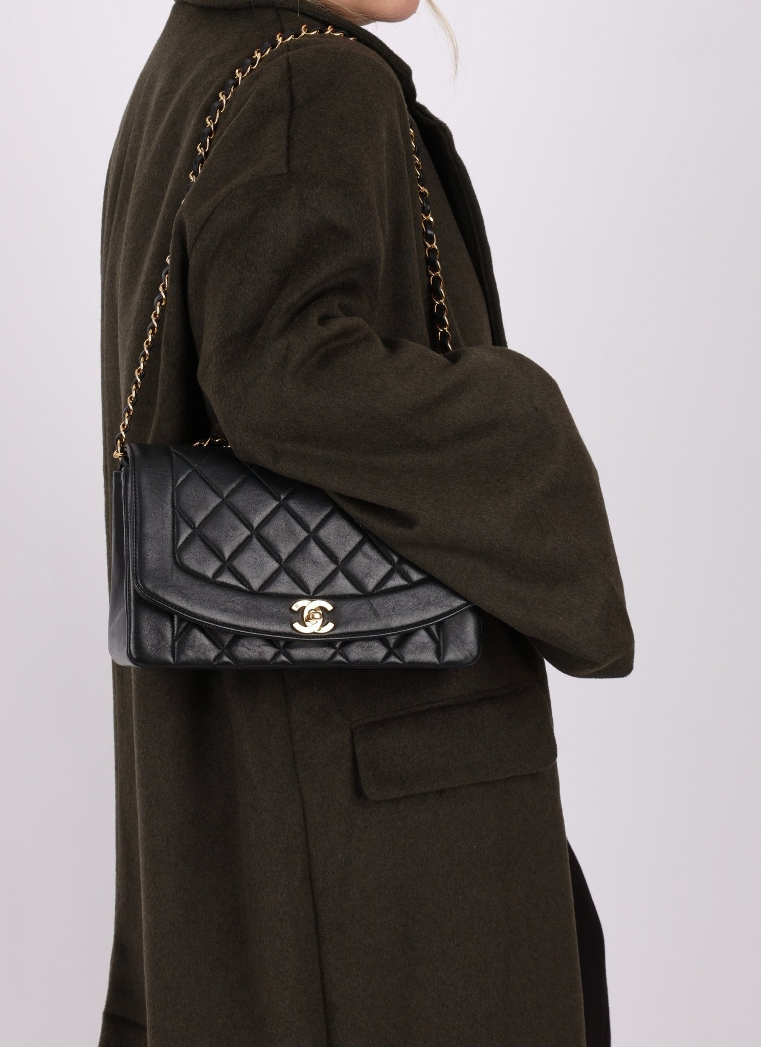 Chanel 1991 Lambskin Medium Diana - FashioNica