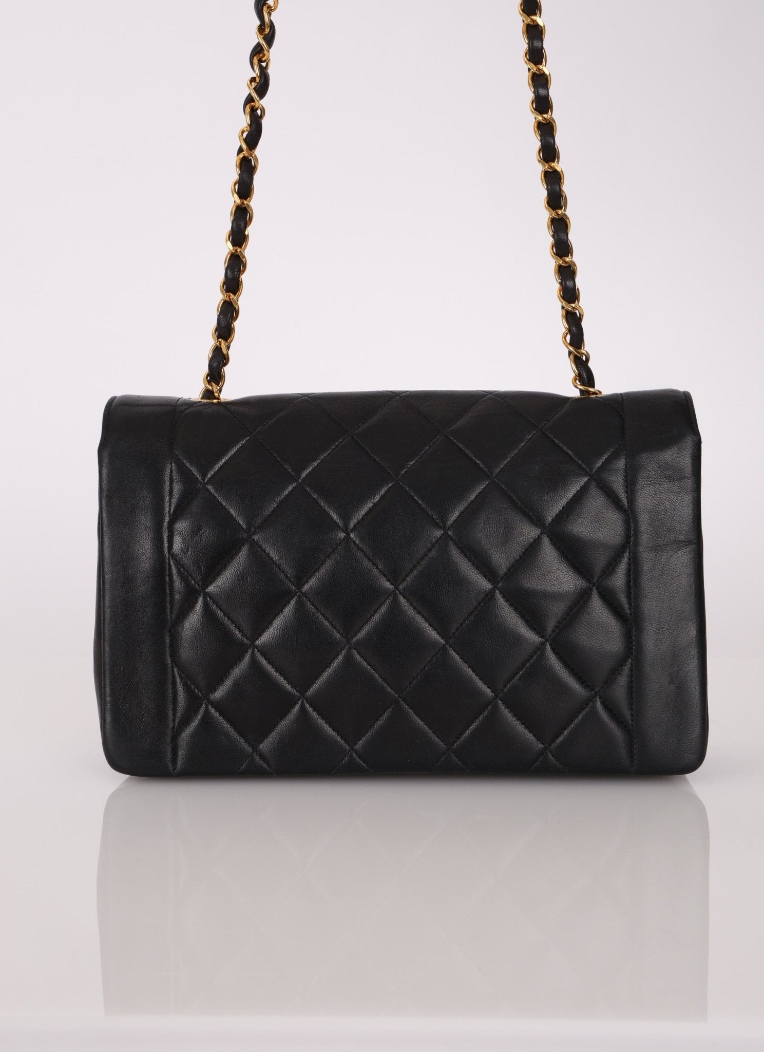 Chanel 1991 Lambskin Medium Diana - FashioNica