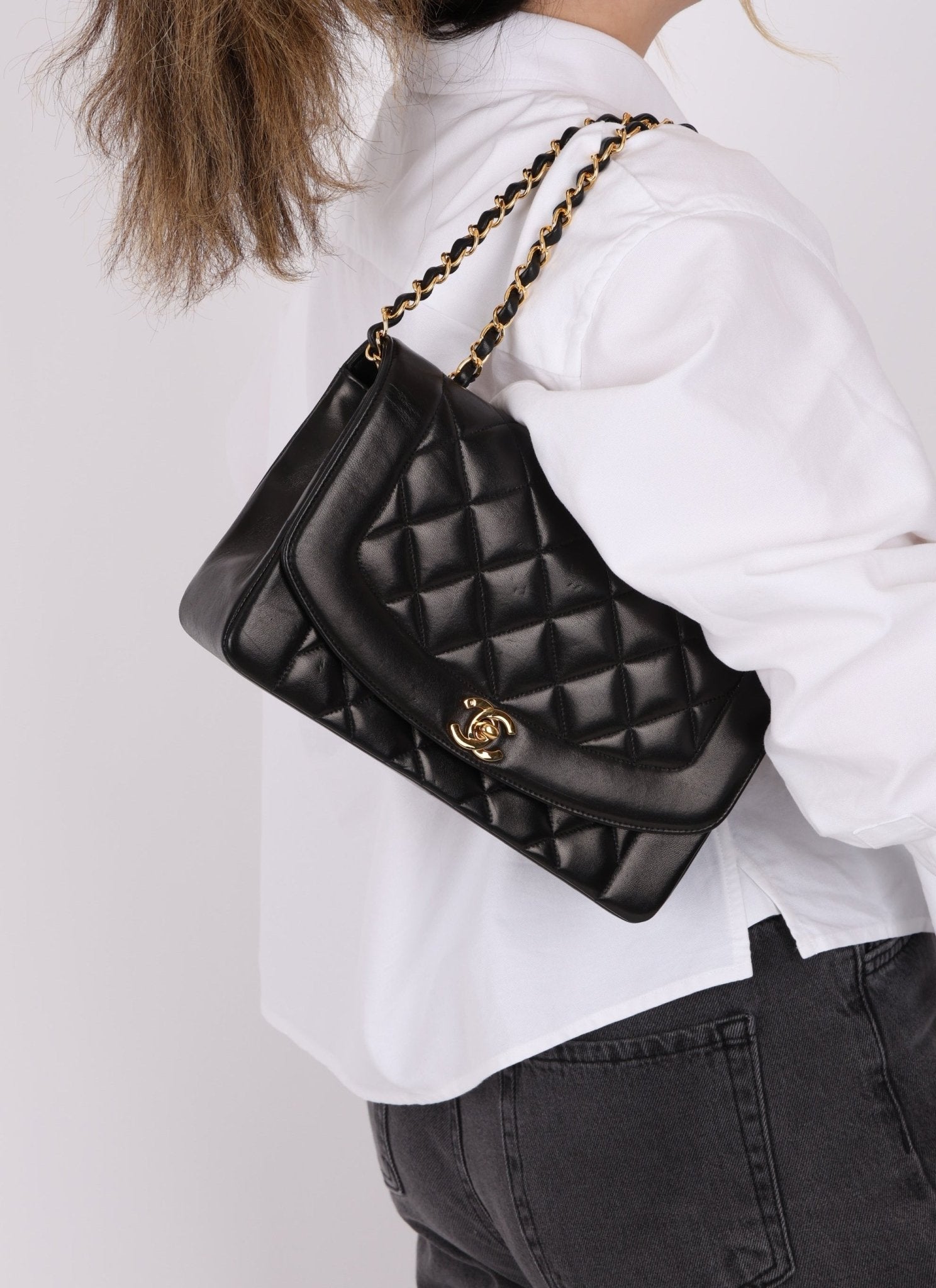 Chanel 1991 Lambskin Medium Diana - FashioNica