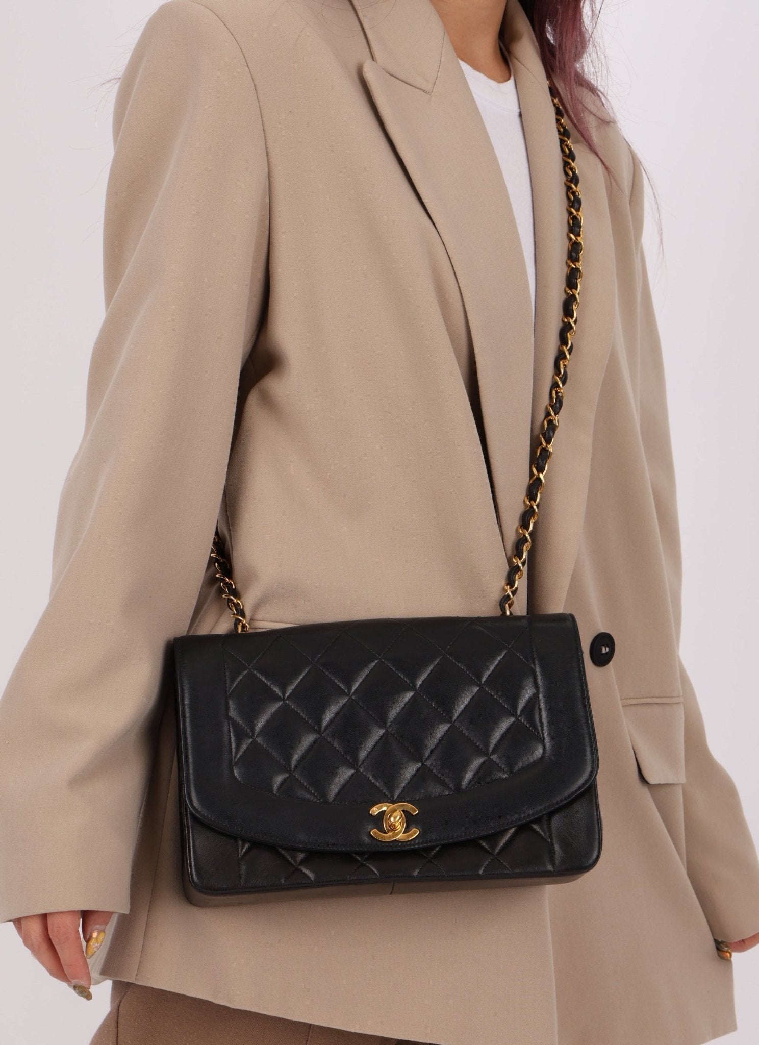 Chanel 1991 Lambskin Medium Diana - FashioNica